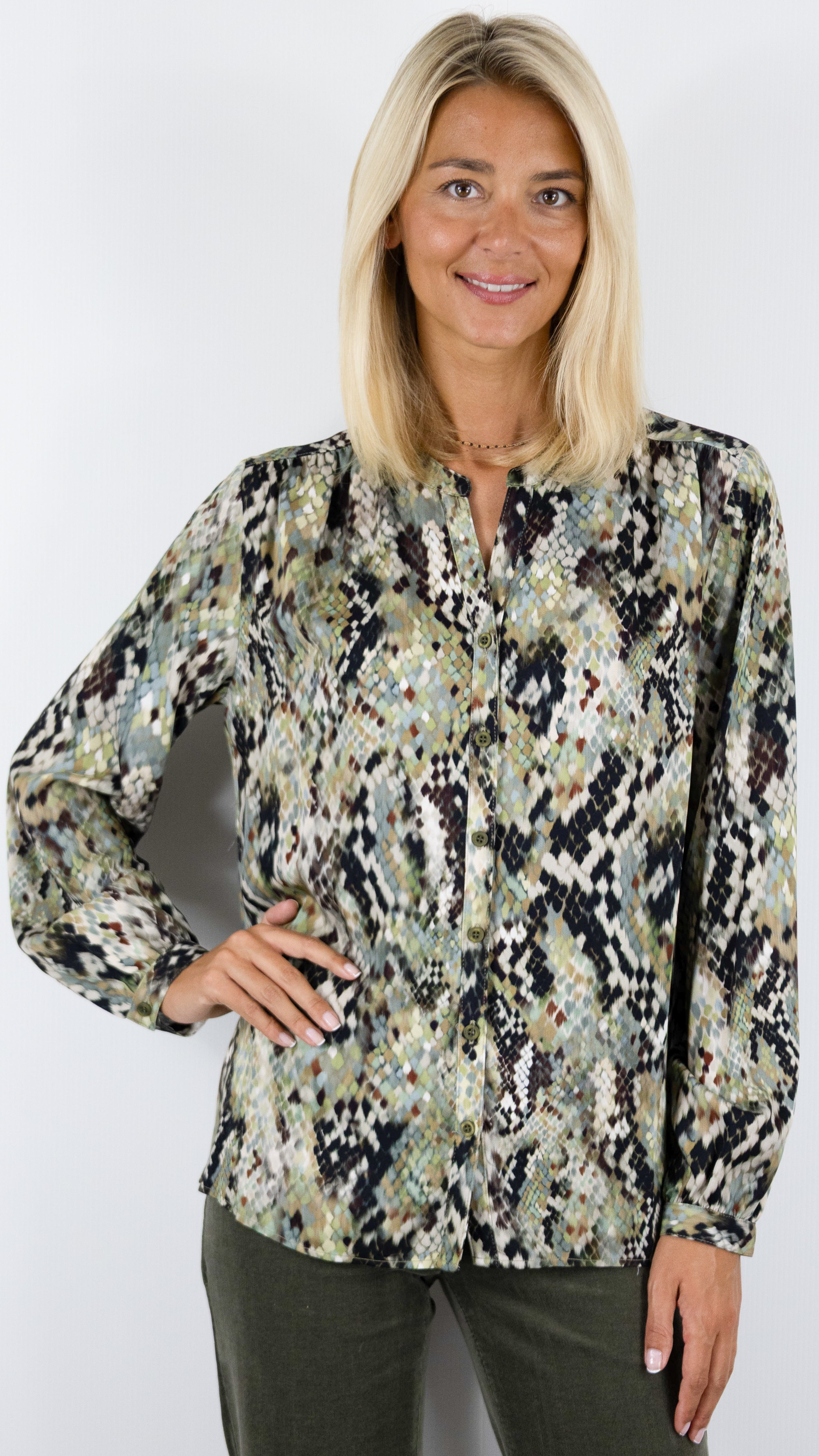 BLOUSE FLUIDE IMPRIME REPTILE KAKI TONI 78-90 1454-15 BELLA