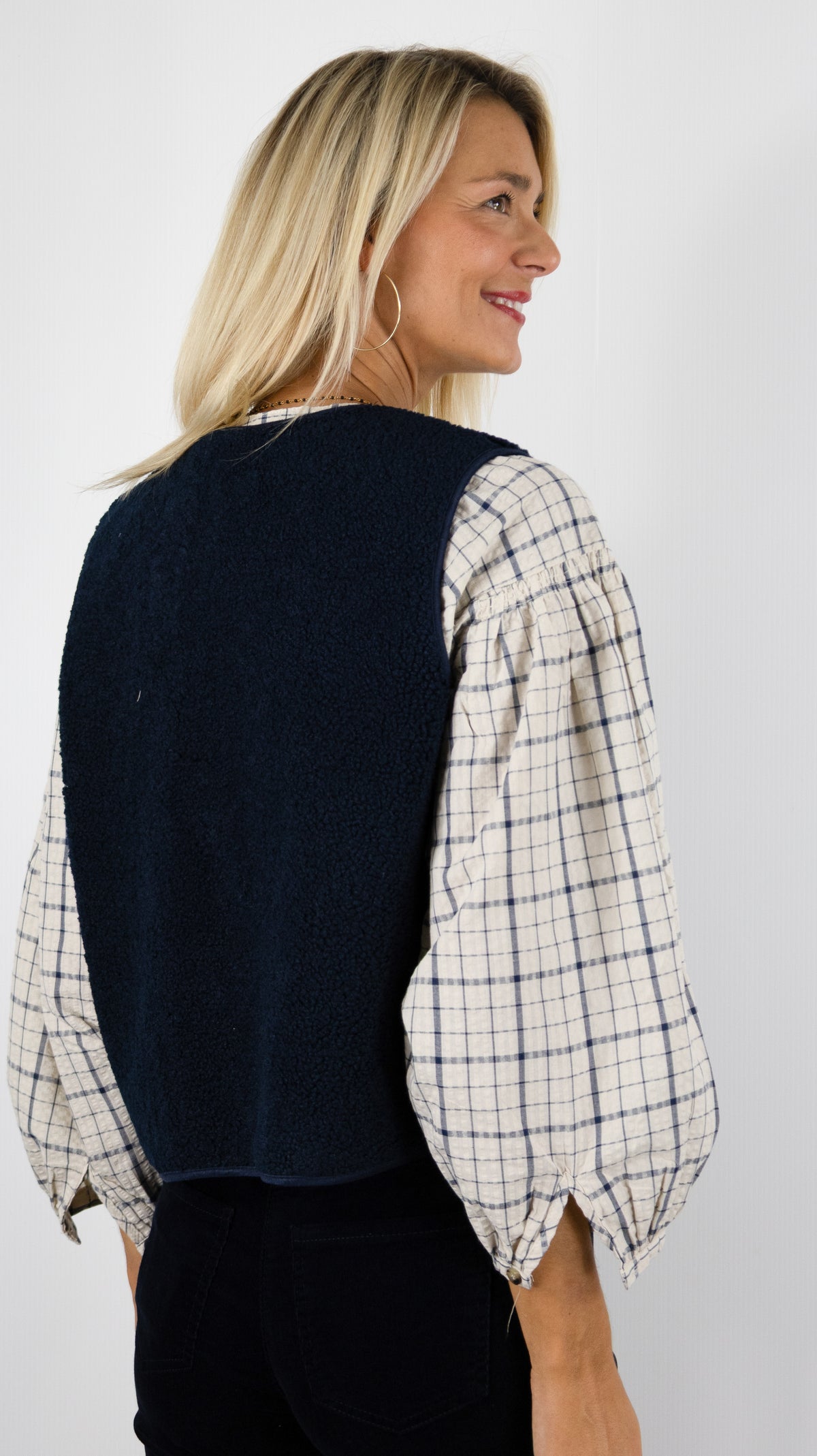 GILET SANS MANCHES MOUTON POUR FEMME IT HIPPIE K202-384#COLOR_MARINE