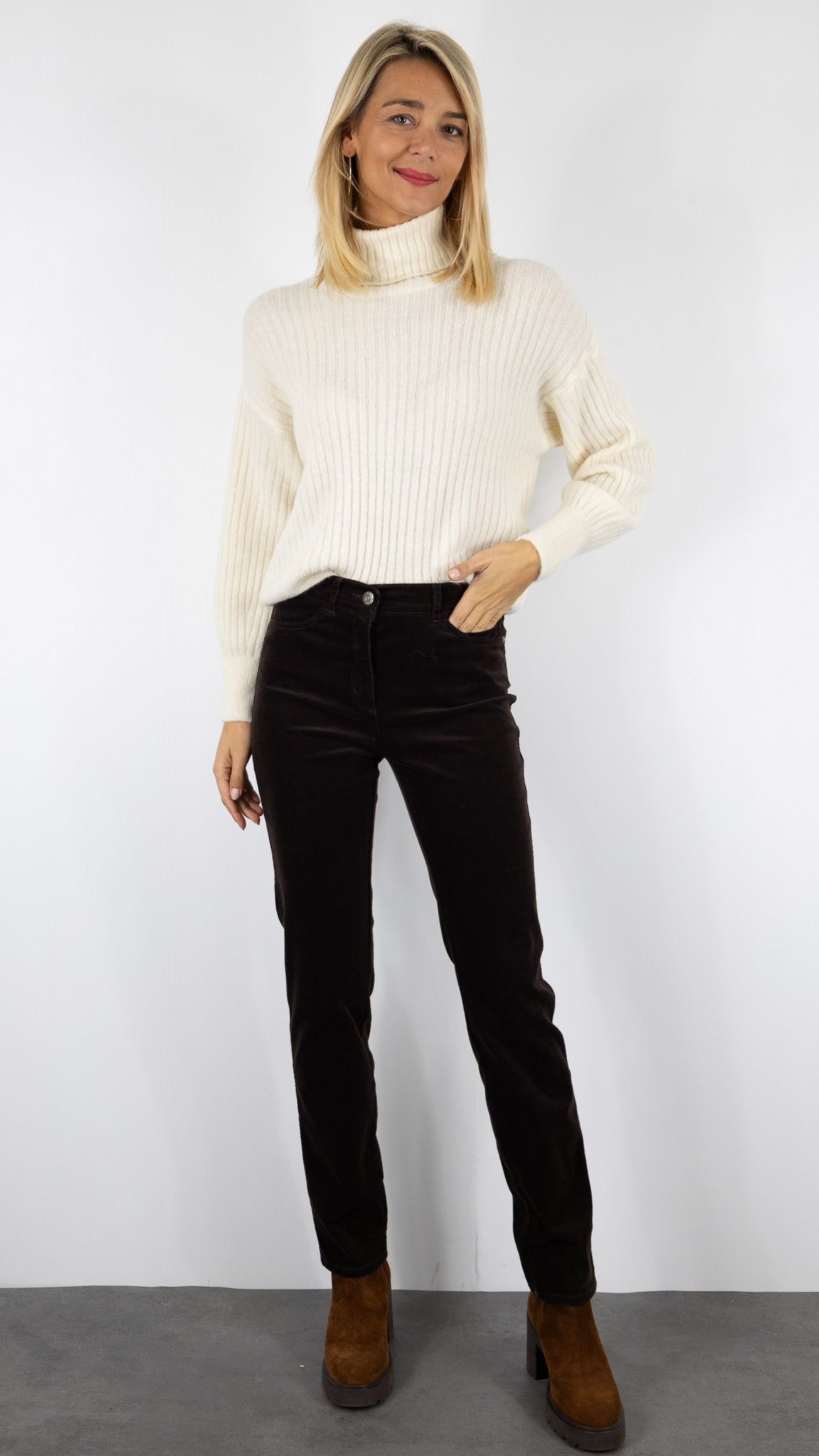 PANTALON DROIT EN VELOURS MILLERAIES POUR FEMME TONI BELOVE 31-01 1225-22#COLOR_079/DARK BROWN