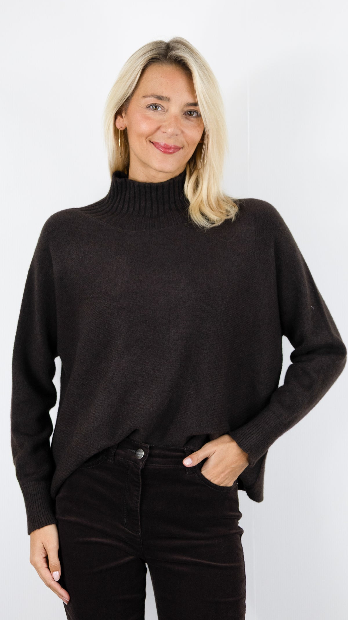 PULL AMPLE COL MONTANT POUR FEMME ALEXANDRE LAURENT C8786#COLOR_MORO/CHOCO