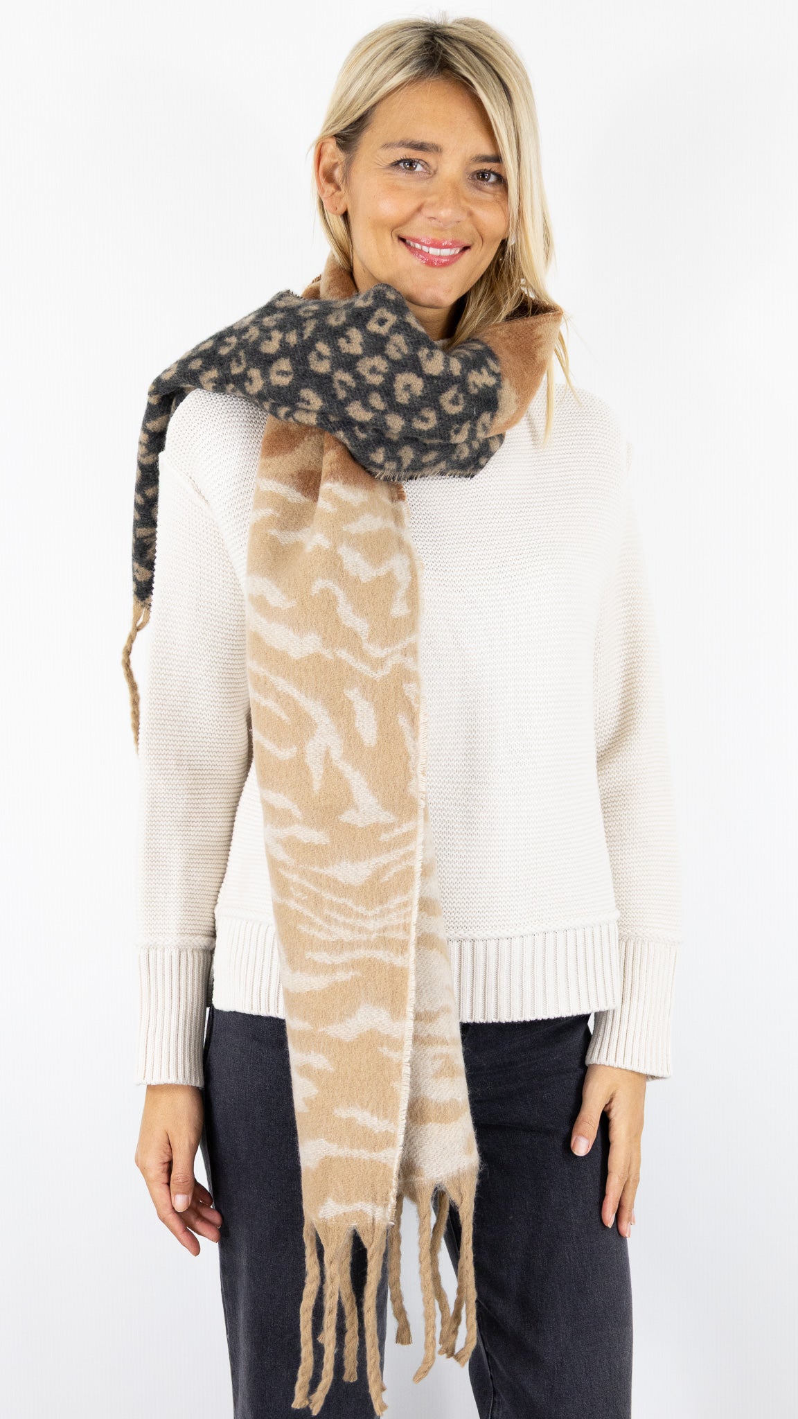 ECHARPE IMPRIME AVEC FRANGES 3541 VOUS#color_CAMEL