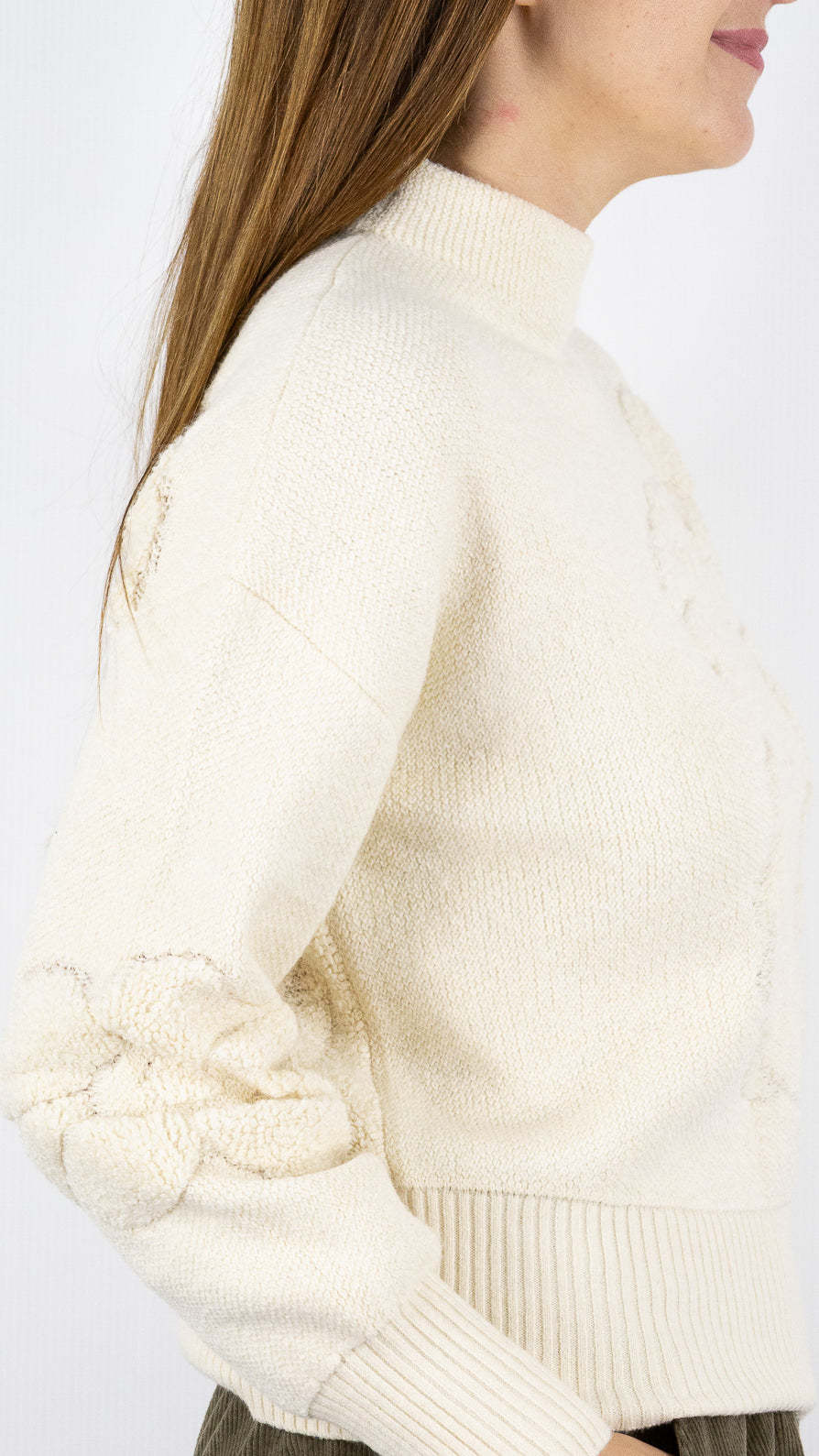 PULL BRODE COL MONTANT ECRU CAROLINE BISS 4215