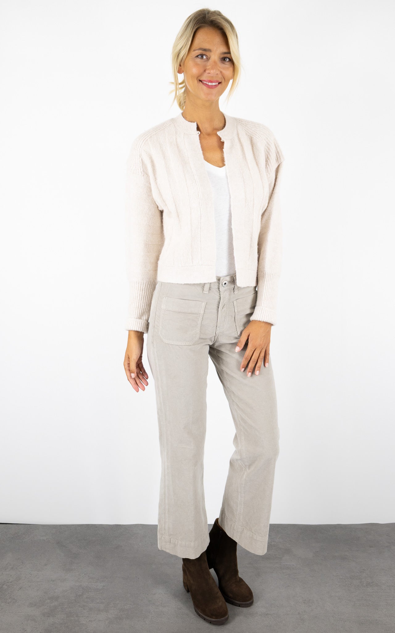 BOLERO COURT EN MAILLE BOUCLETTE CAROLINE BISS 4248#COLOR_94/BEIGE