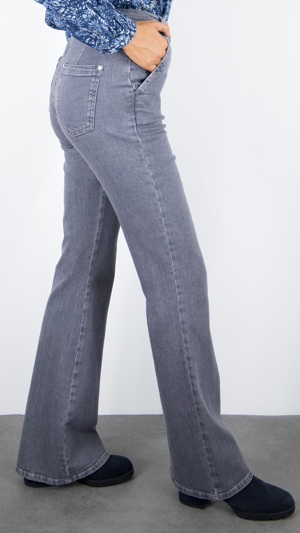 JEANS BOOTCUT GRIS FEMME CAROLINE BISS 4512