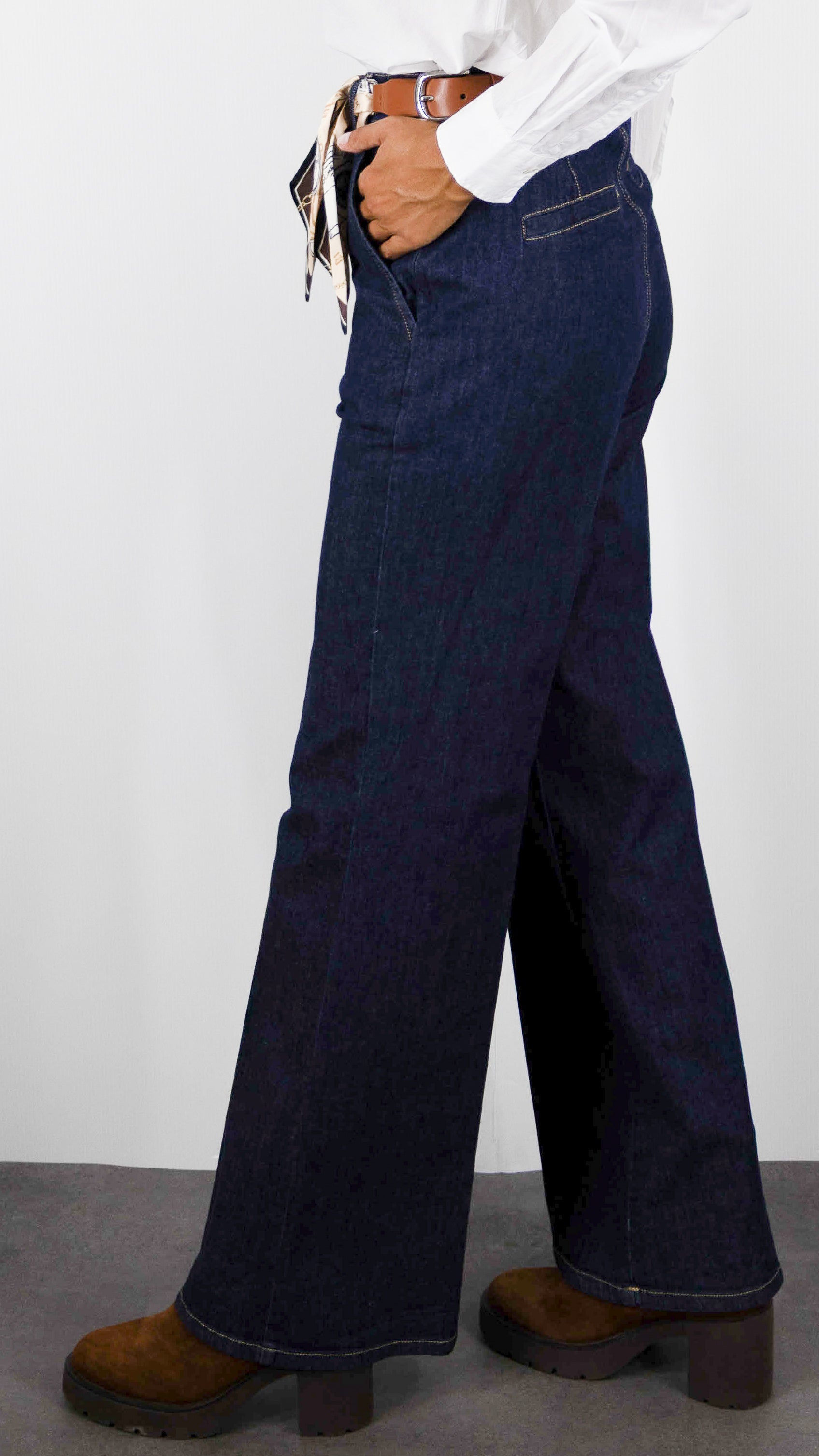 JEANS LEGER FLARE BRUT CAROLINE BISS 4516