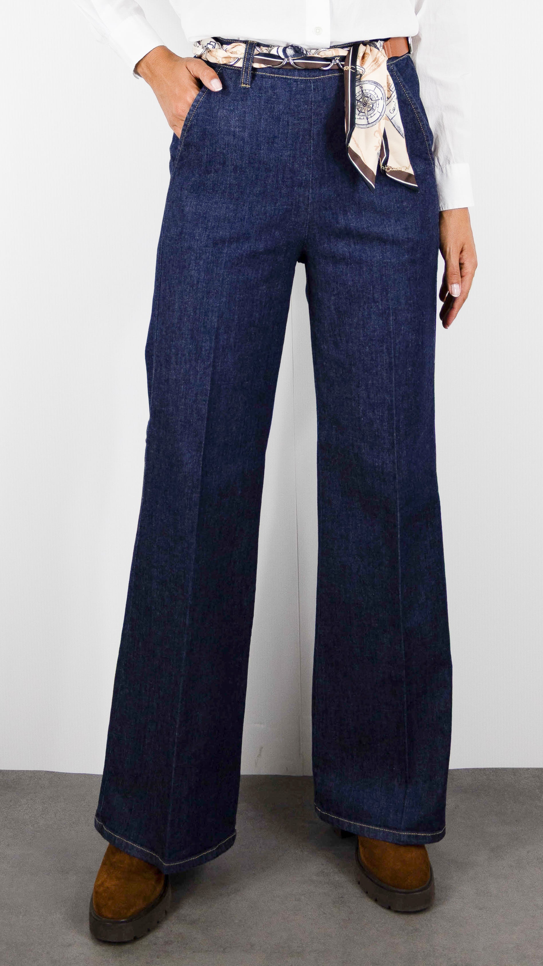 JEANS LEGER FLARE BRUT CAROLINE BISS 4516