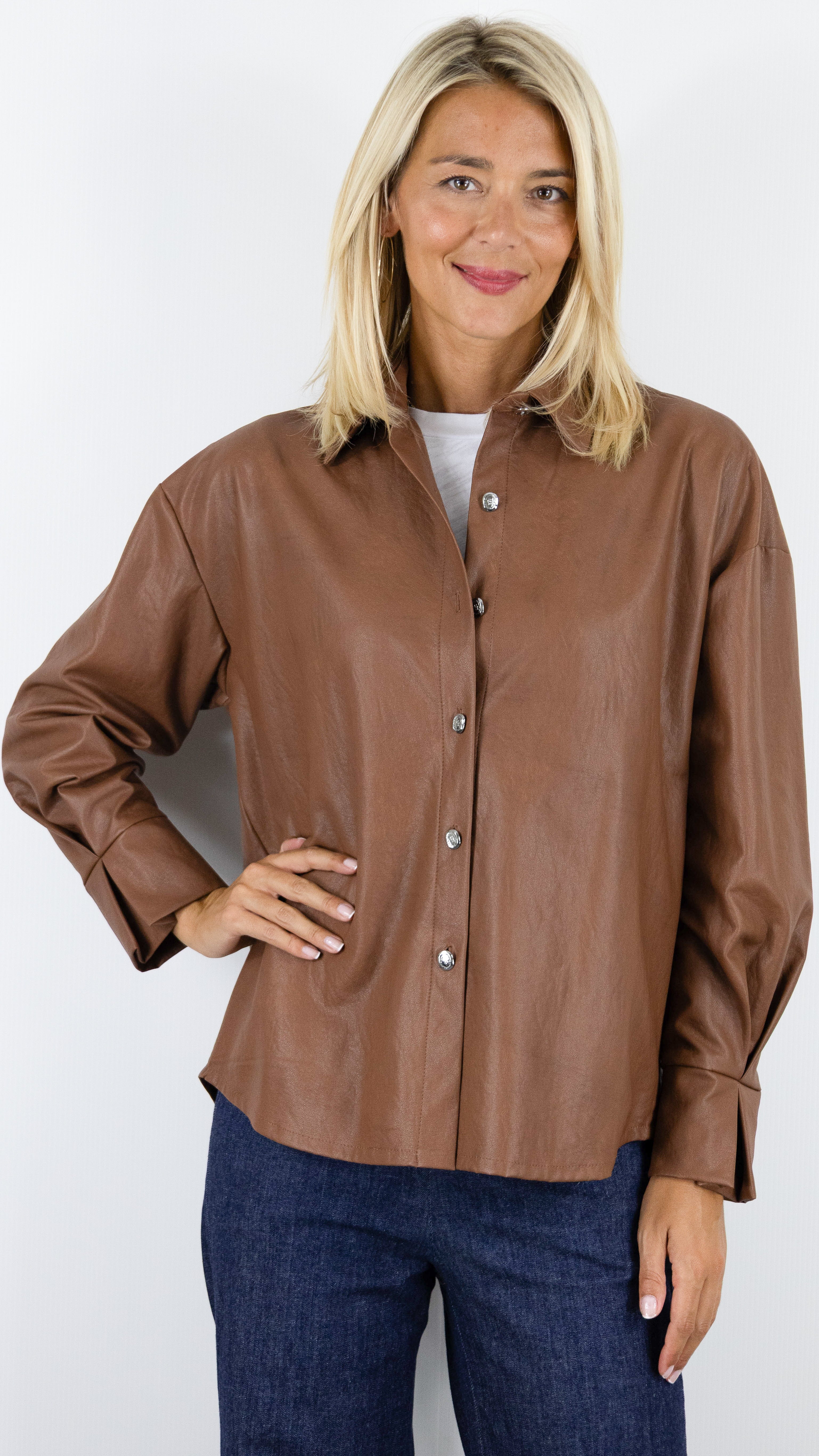 CHEMISE EN FAUX CUIR CAMEL POUR FEMME SURCHEMISE CAROLINE BISS 4605