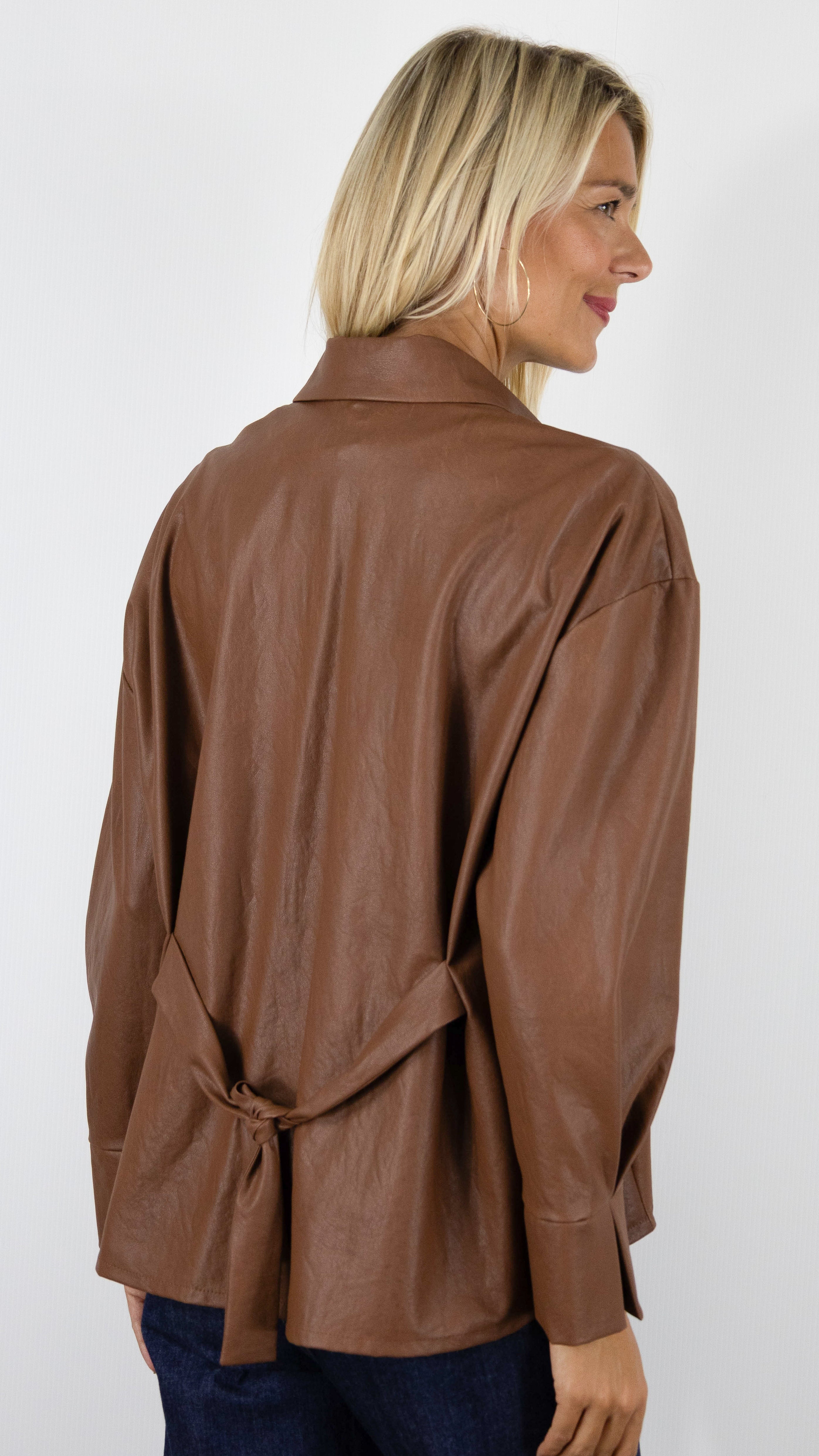 CHEMISE EN FAUX CUIR CAMEL POUR FEMME SURCHEMISE CAROLINE BISS 4605