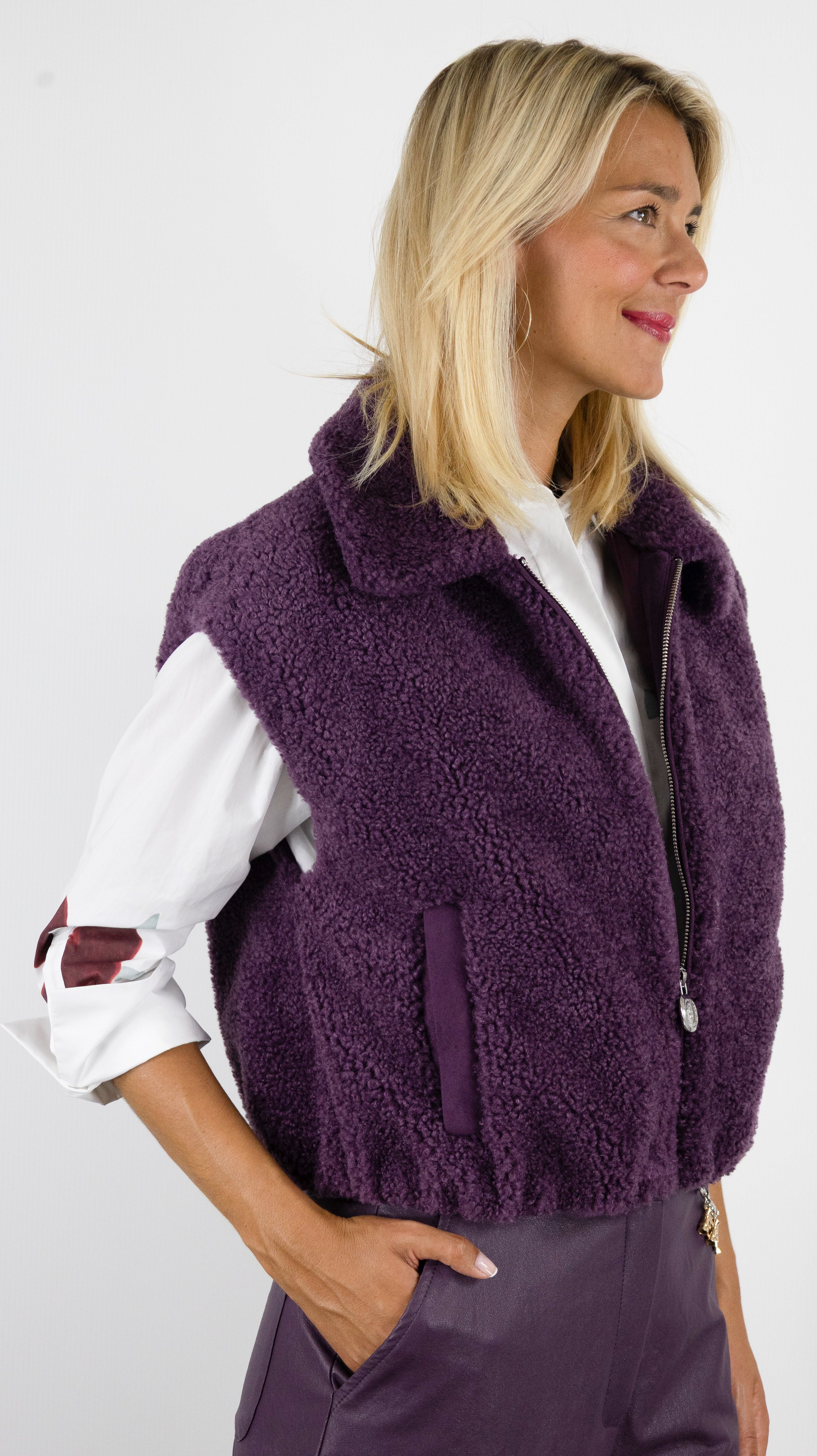 VESTE SANS MANCHES EN FAUSSE FOURRURE PRUNE POUR FEMME CAROLINE BISS 4436