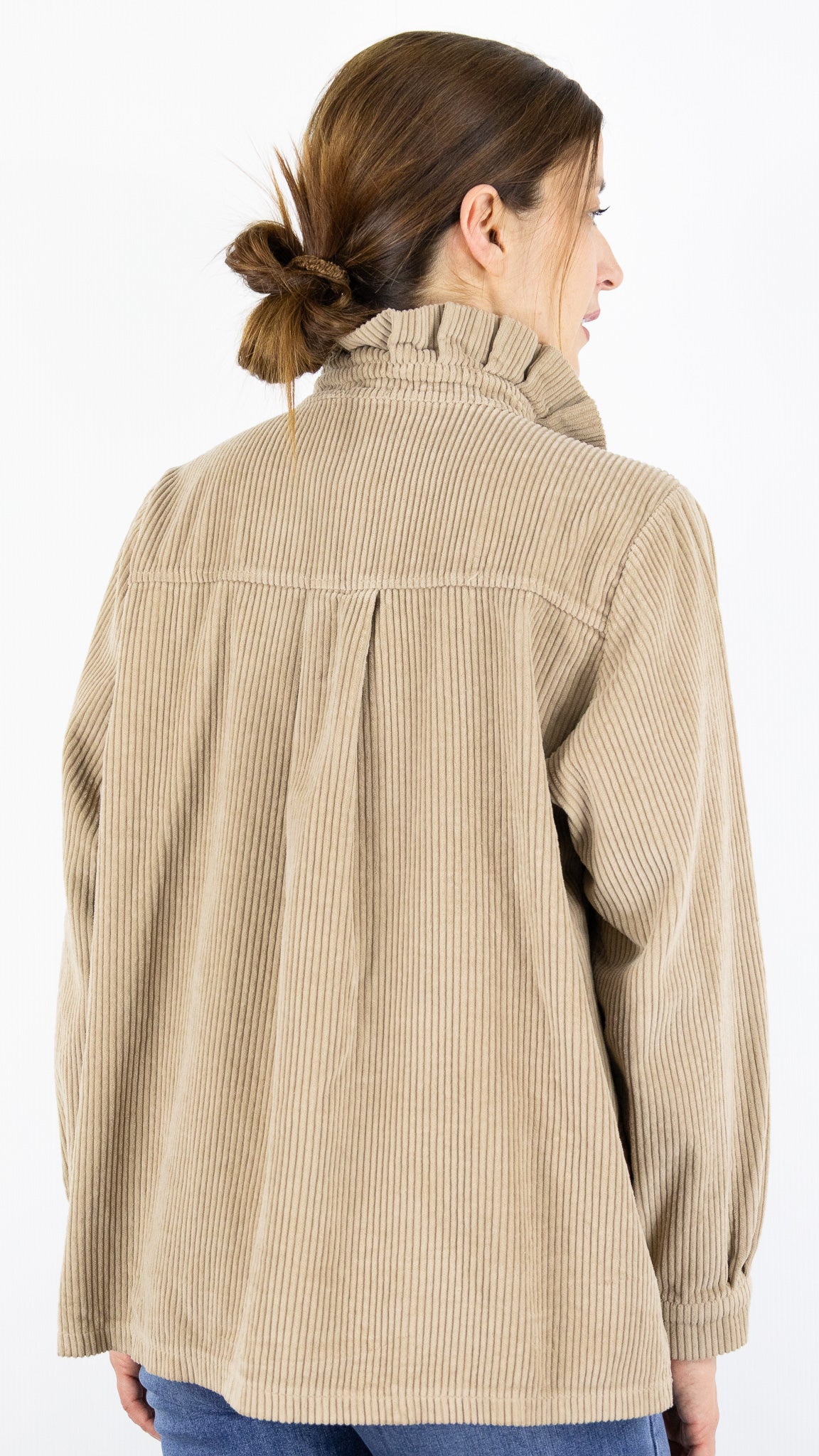 CHEMISE EN VELOURS COTELE CAMEL AVEC COL MONTANT VOLANTE LUK AP 5992