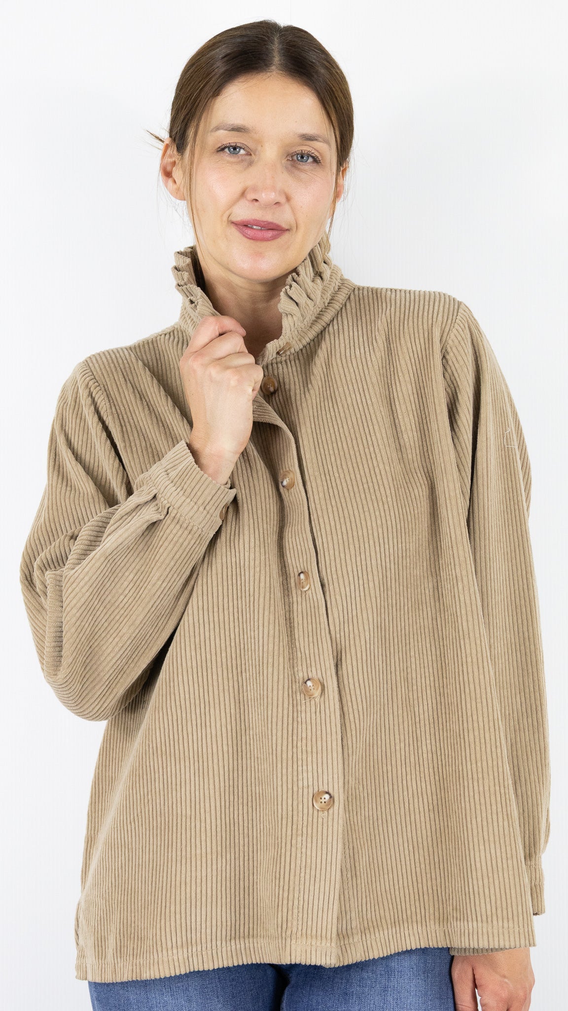 CHEMISE EN VELOURS COTELE CAMEL AVEC COL MONTANT VOLANTE LUK AP 5992