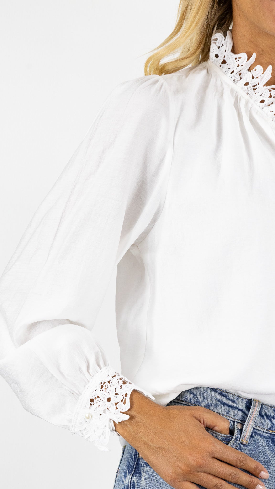 BLOUSE HABILLEE FLUIDE EN DENTELLE ECRUE MUSY MUSE 7103