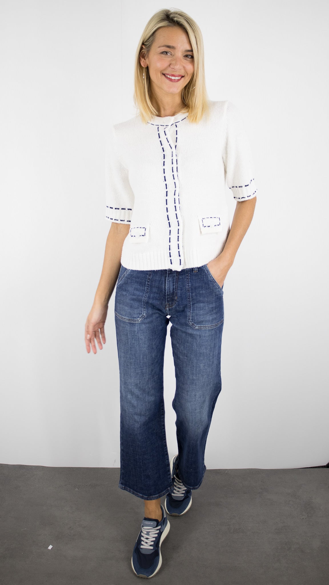 GILET BLANC AVEC COUTURES MARINES FEMME BIANCA RENE 78026