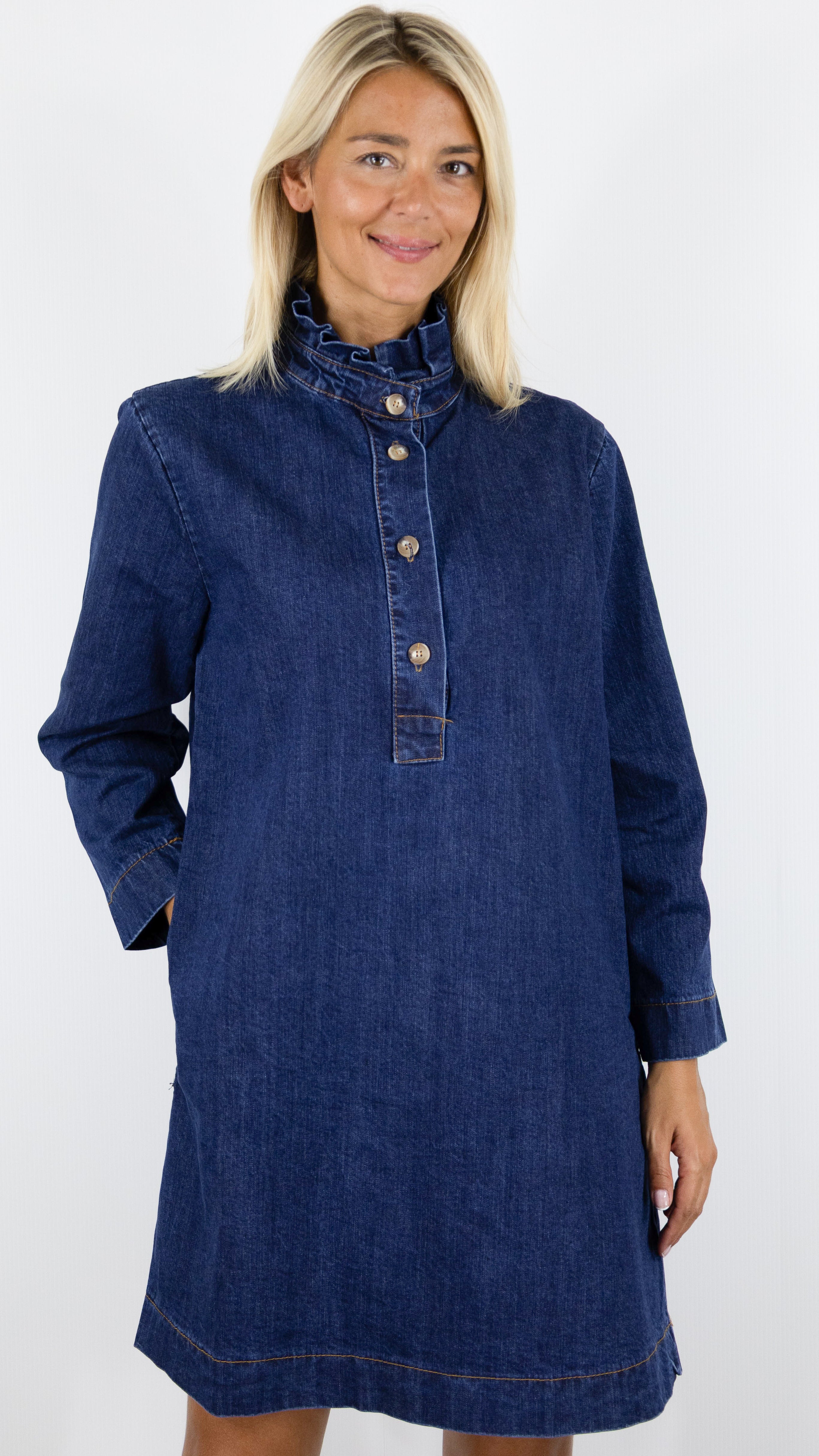 ROBE EN JEANS AVEC COL MONTANT VOLANTE POUR FEMME LUKAP 80697 