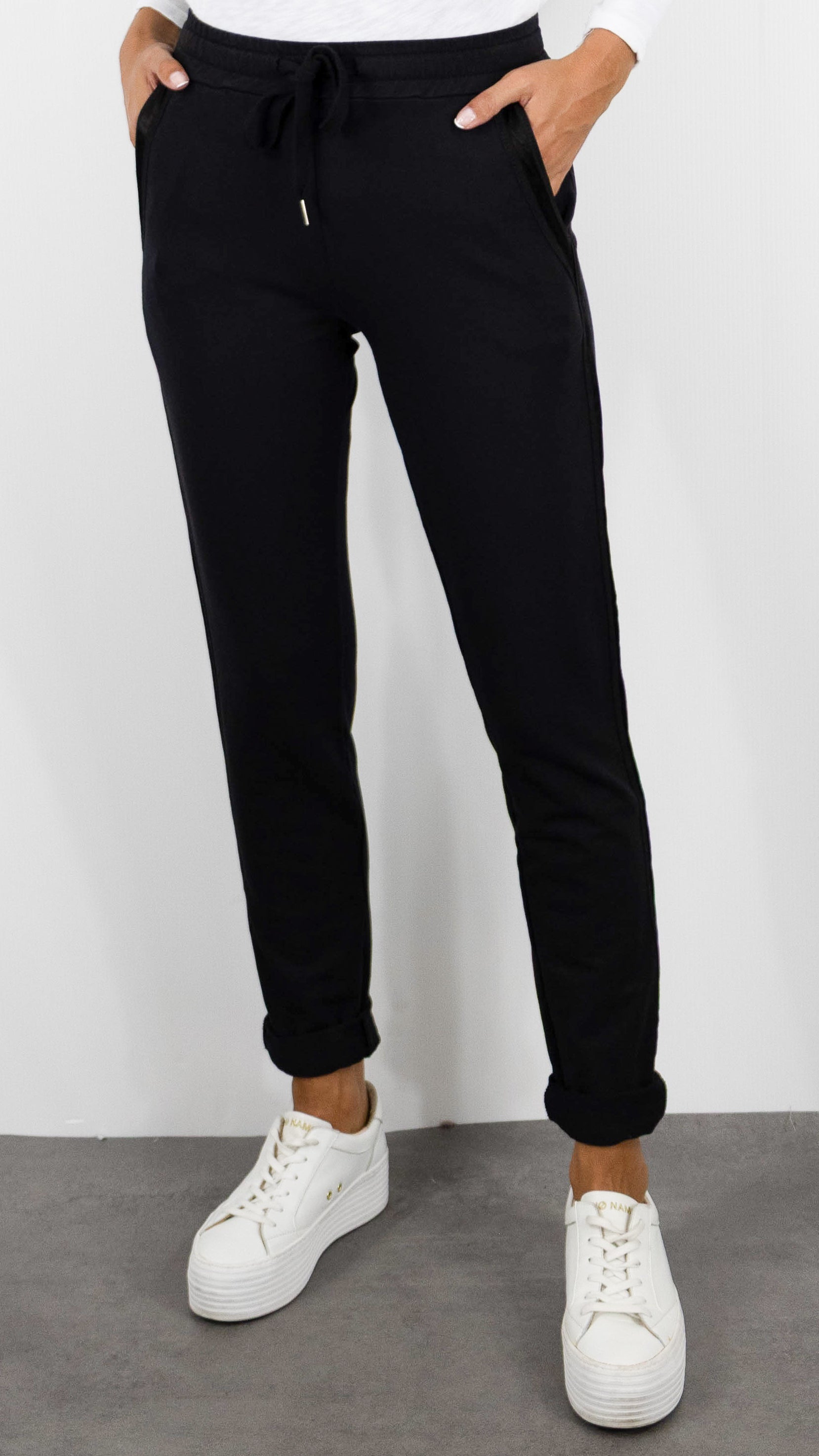 JOGGING TAILLE ELASTIQUES AVCE BANDES SATINEES POUR FEMME STUDIO PARISIEN 822739#COLOR_NOIR