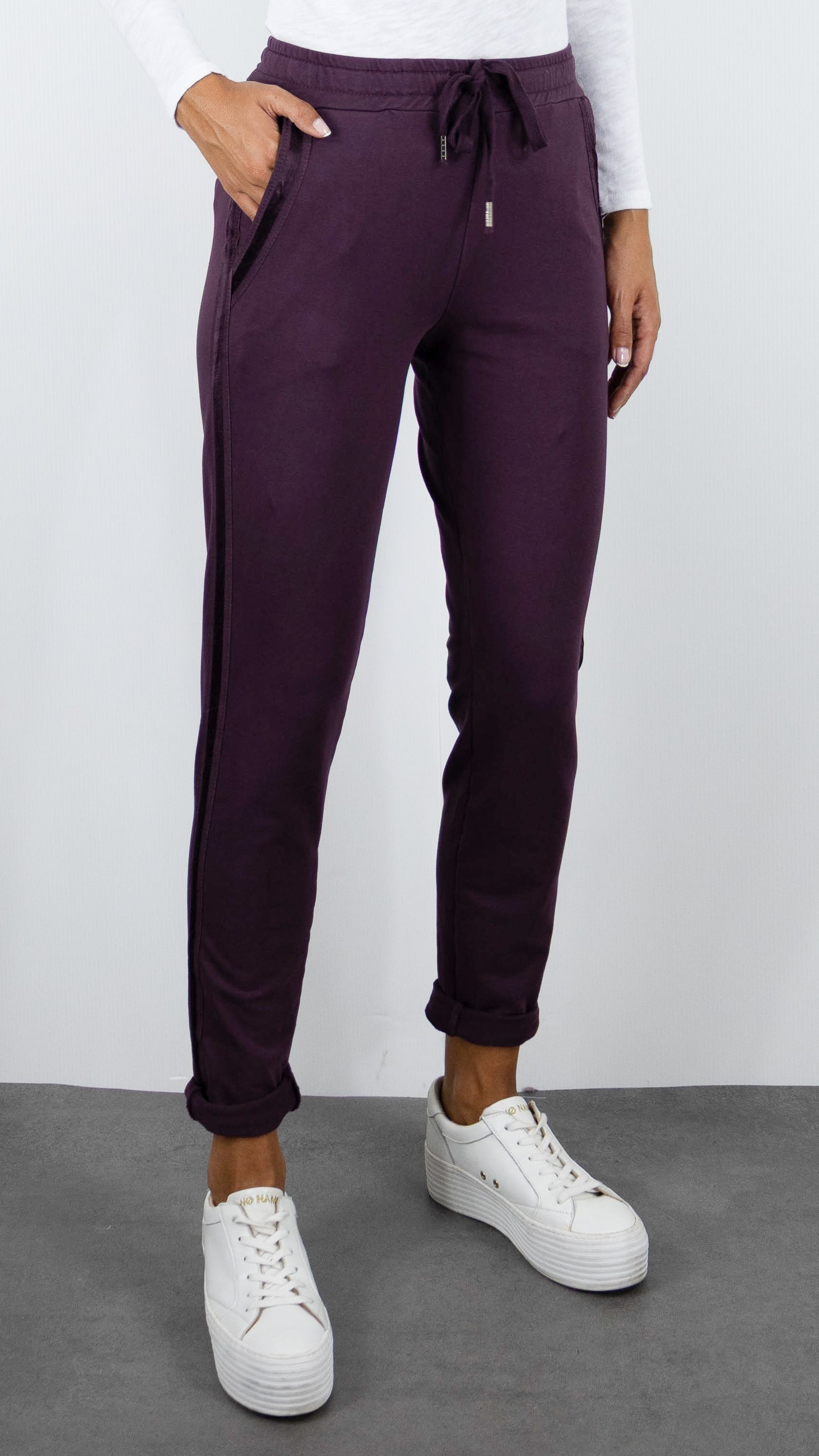 JOGGING TAILLE ELASTIQUES AVCE BANDES SATINEES POUR FEMME STUDIO PARISIEN 822739#COLOR_PRUNE
