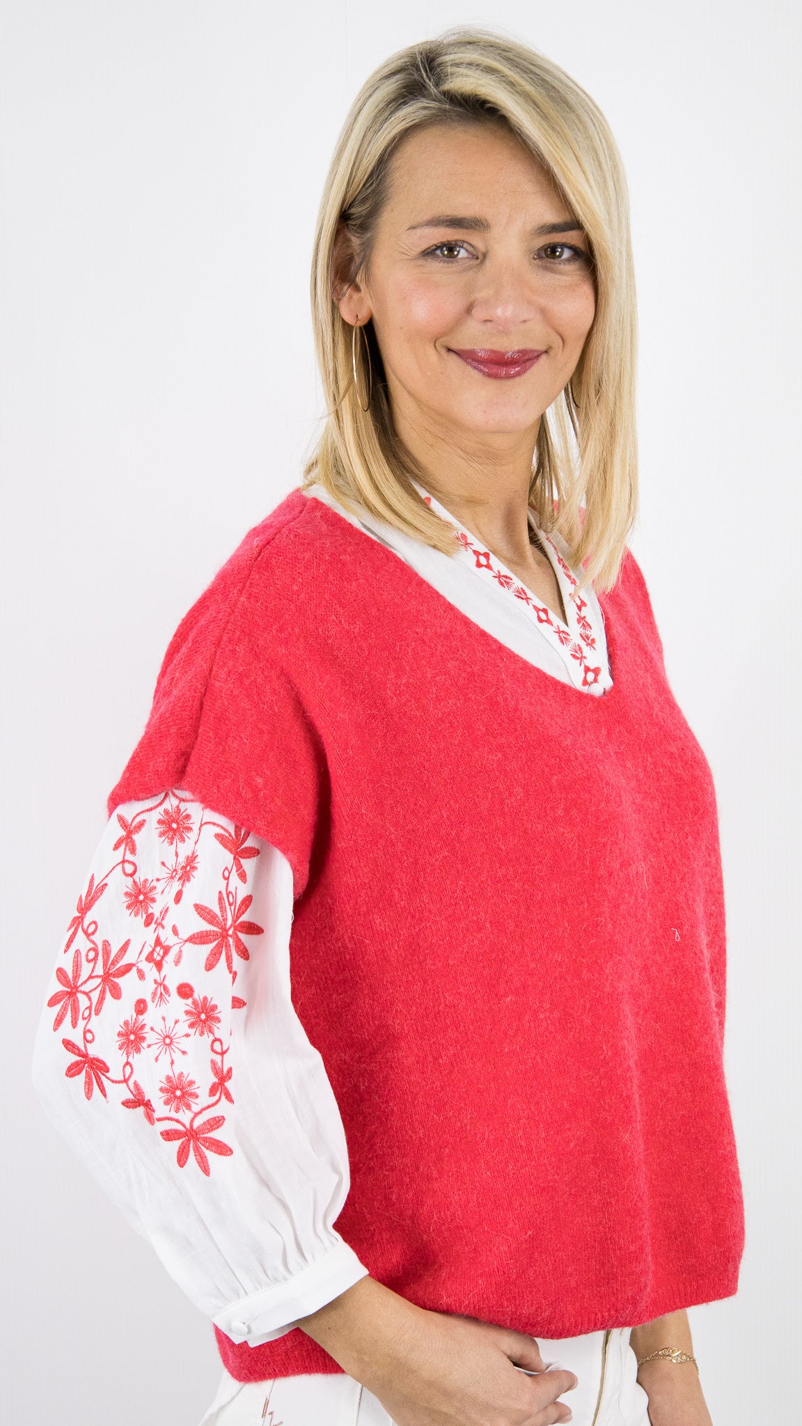 PULL COL V SANS MANCHES AMPLE AN ALPAGA  YCOO 8424 ROUGE A LEVRE