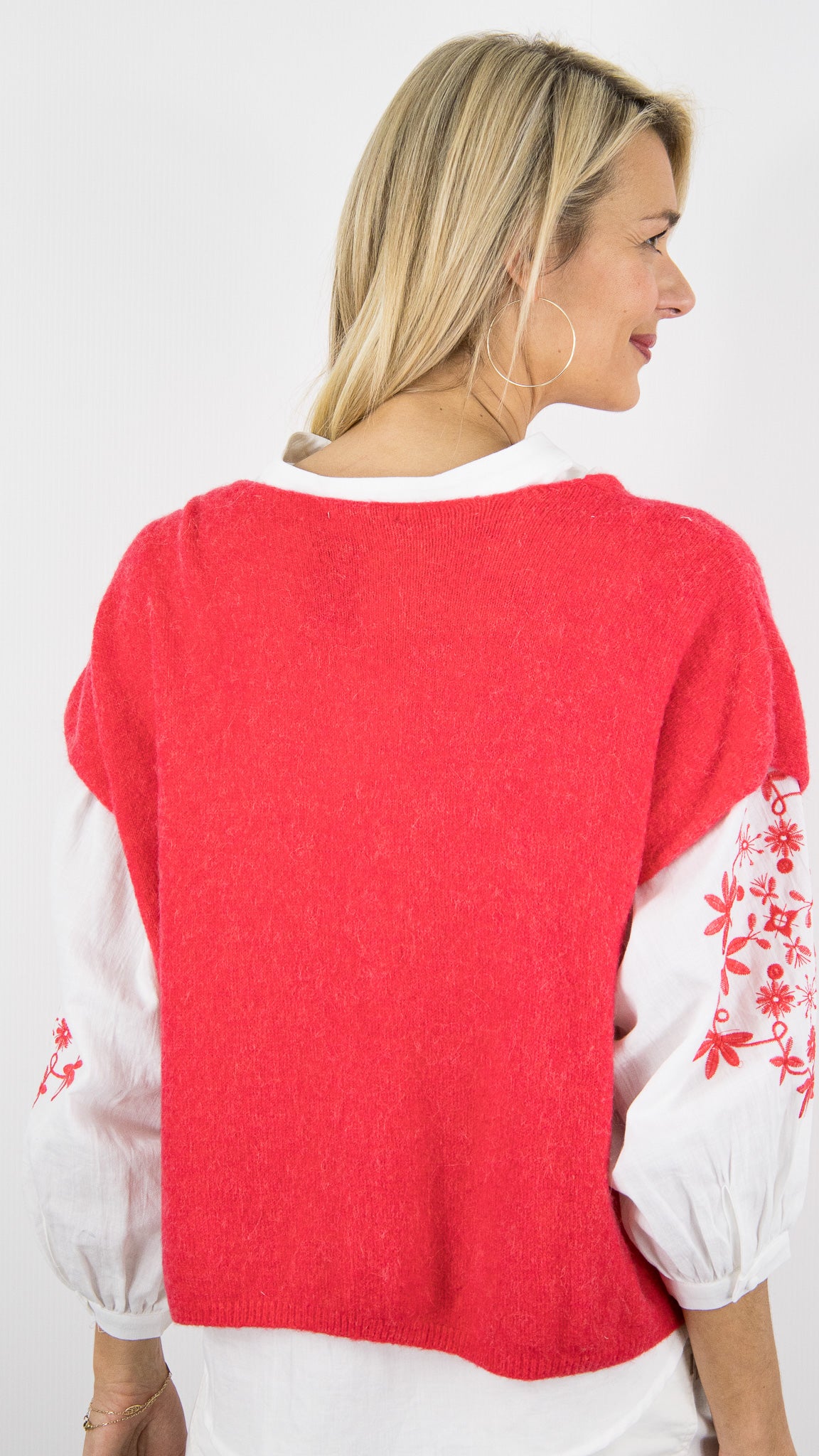 PULL COL V SANS MANCHES AMPLE AN ALPAGA  YCOO 8424 ROUGE A LEVRE