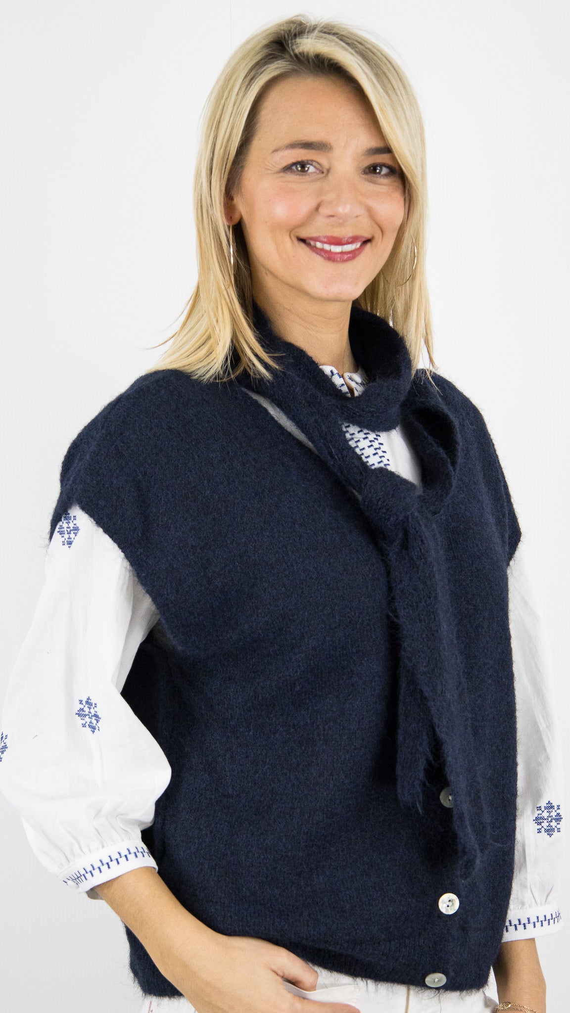 GILET COL A NOUER EN LAINE MANCHES COURTES POUR FEMME  LUK AP 8272#COLOR_MARINE