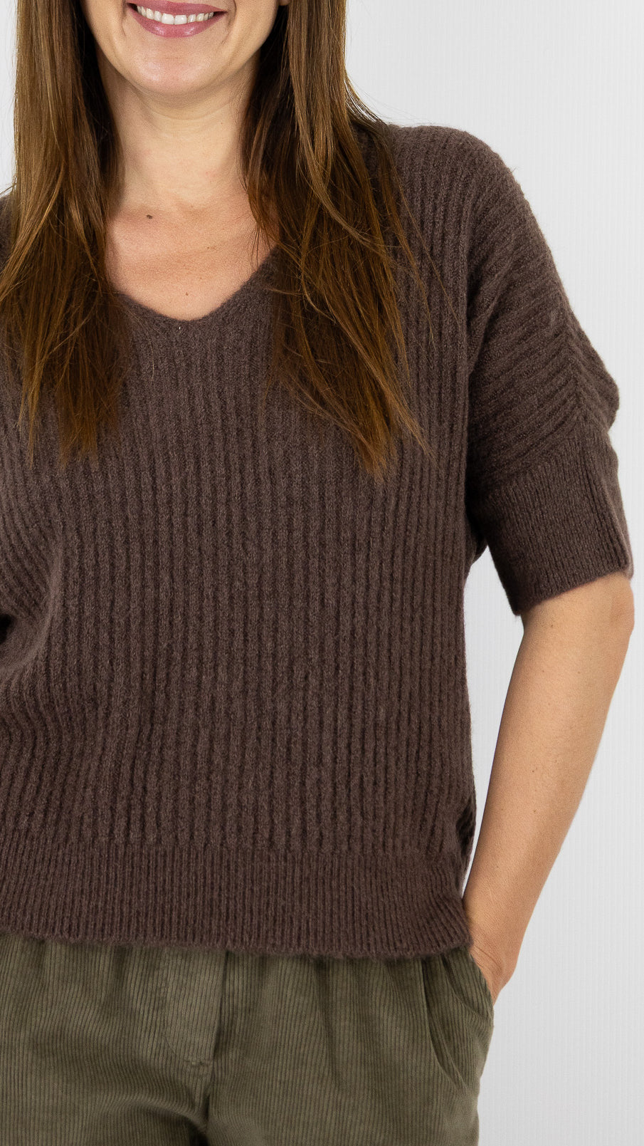 PULL COL V MANCHES COURTES COTELE FEMME STUDIO PARISIEN 9365#COLOR_CHOCO