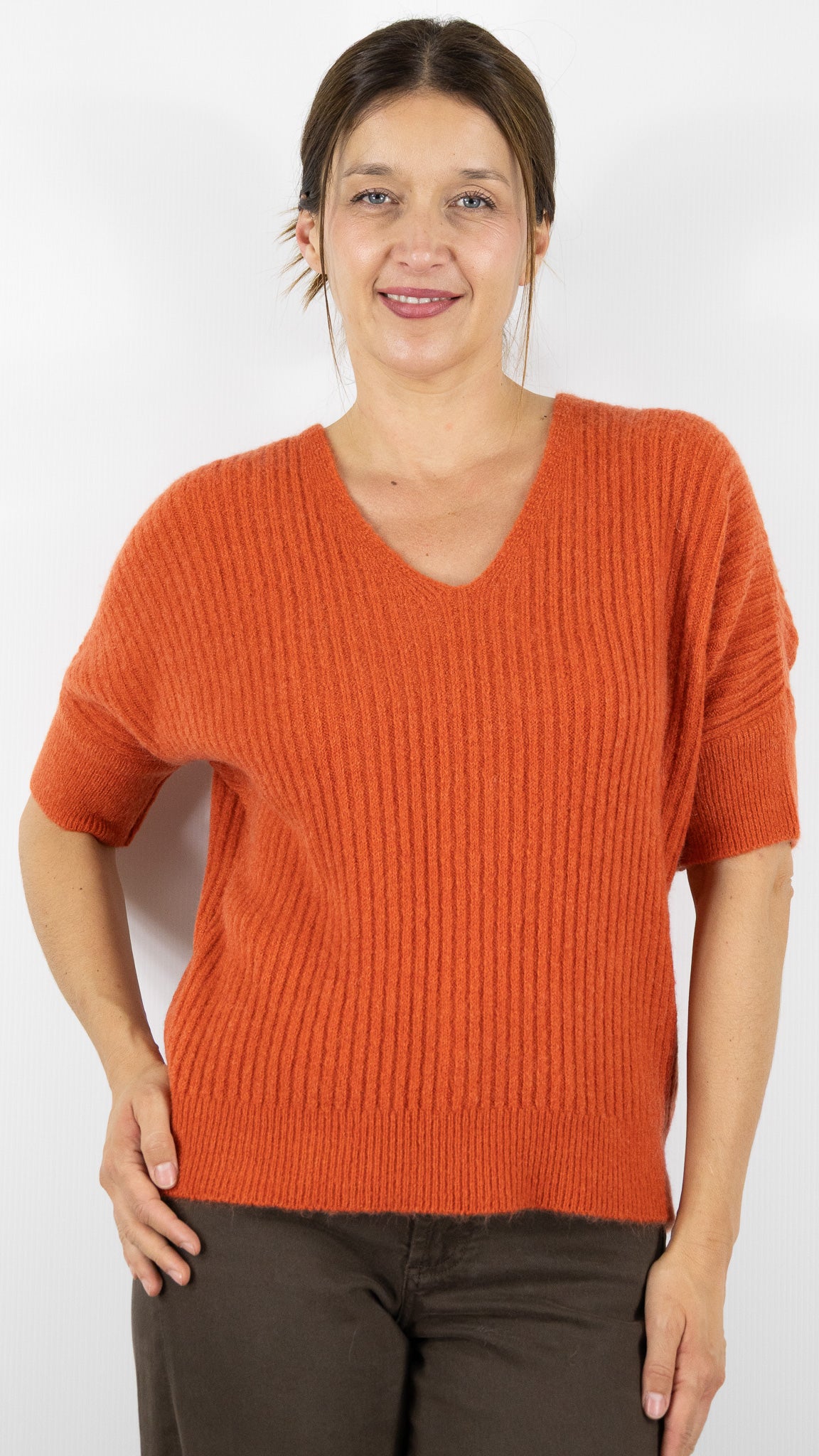 PULL COL V MANCHES COURTES COTELE FEMME STUDIO PARISIEN 9365#COLOR_ROUILLE