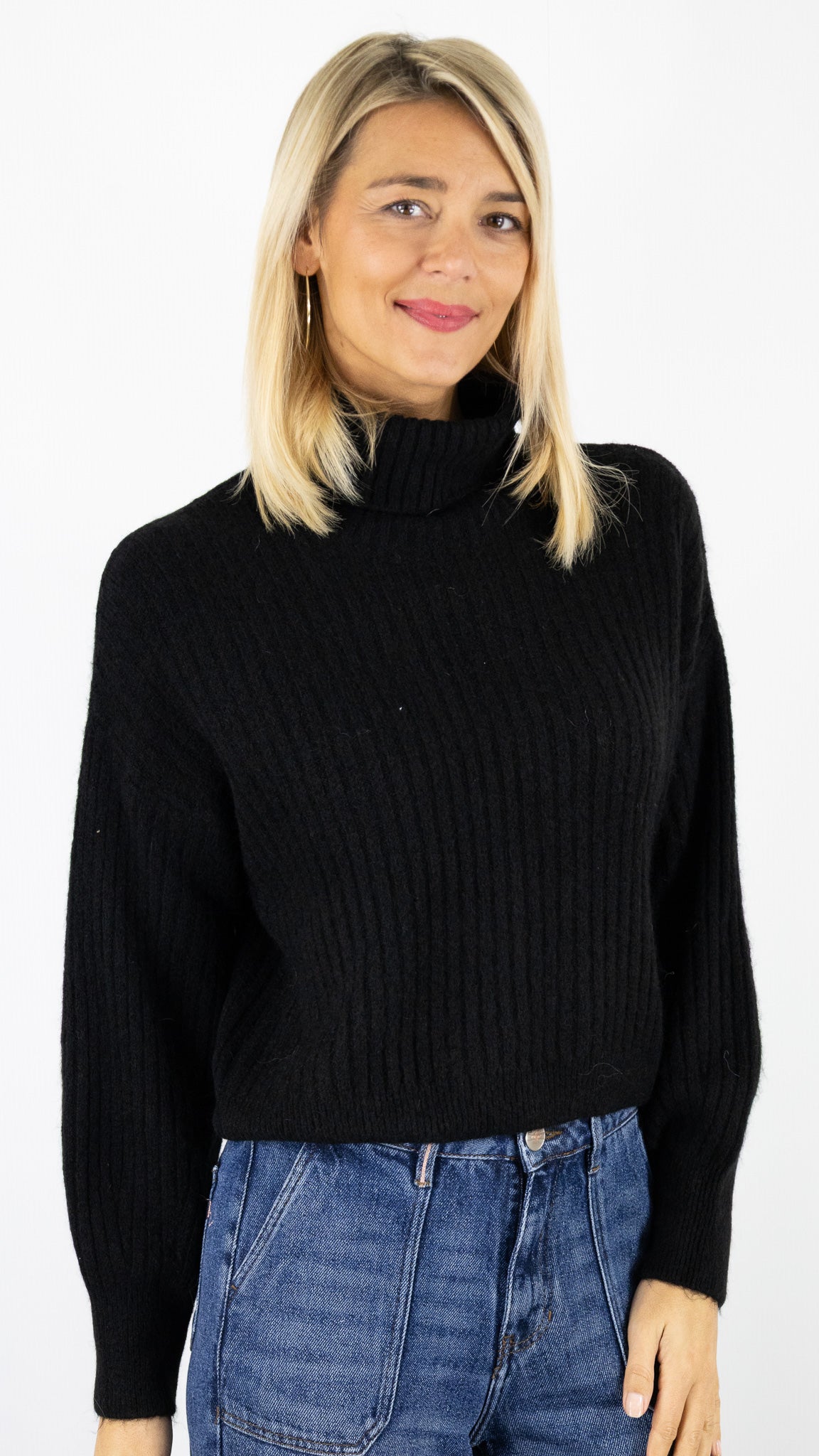PULL A COL ROULE EN MAILLE COTELEE POUR FEMME LAINE ET ALPAGA STUDIO PARISIEN 9471#COLOR_NOIR