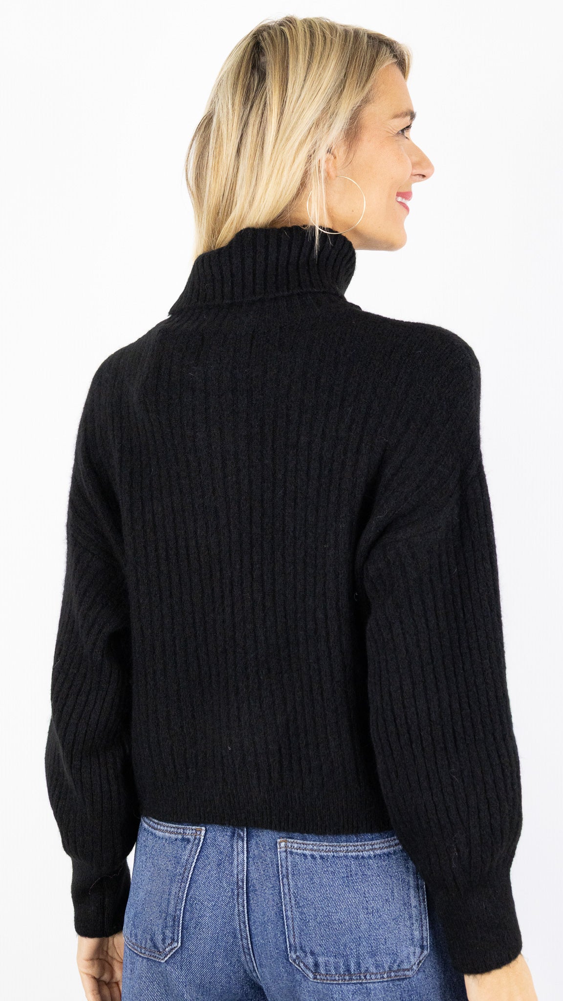 PULL A COL ROULE EN MAILLE COTELEE POUR FEMME LAINE ET ALPAGA STUDIO PARISIEN 9471#COLOR_NOIR