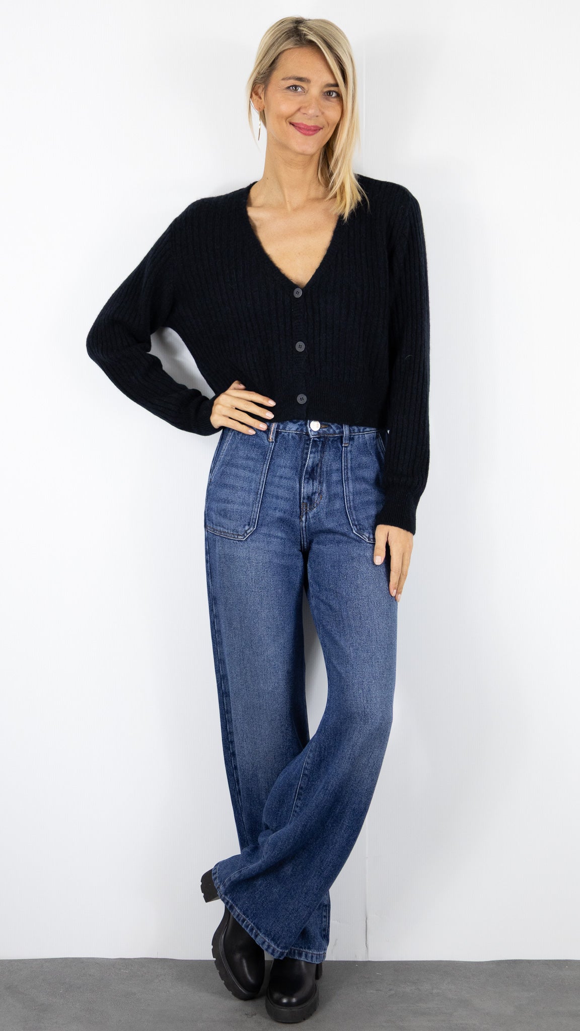 GILET COURT COTELE COL V  STUDIO PARISIEN 9501#COLOR_NOIR