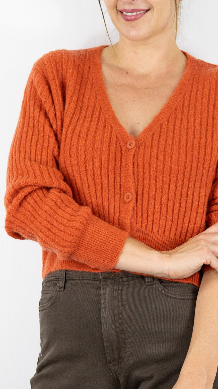 GILET COURT COTELE COL V  STUDIO PARISIEN 9501#COLOR_ROUILLE