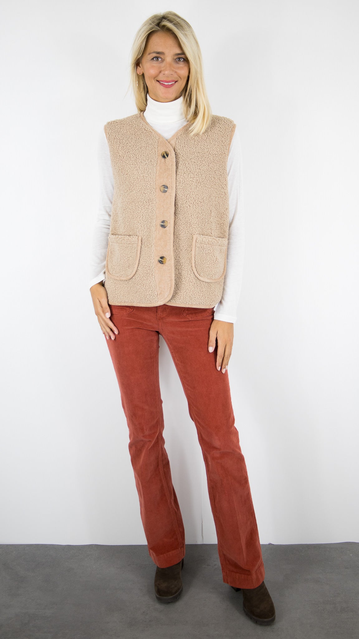 GILET SANS MANCHES MAILLE BOUCLETTE CREMA STUDIO PARISIEN 09318 
