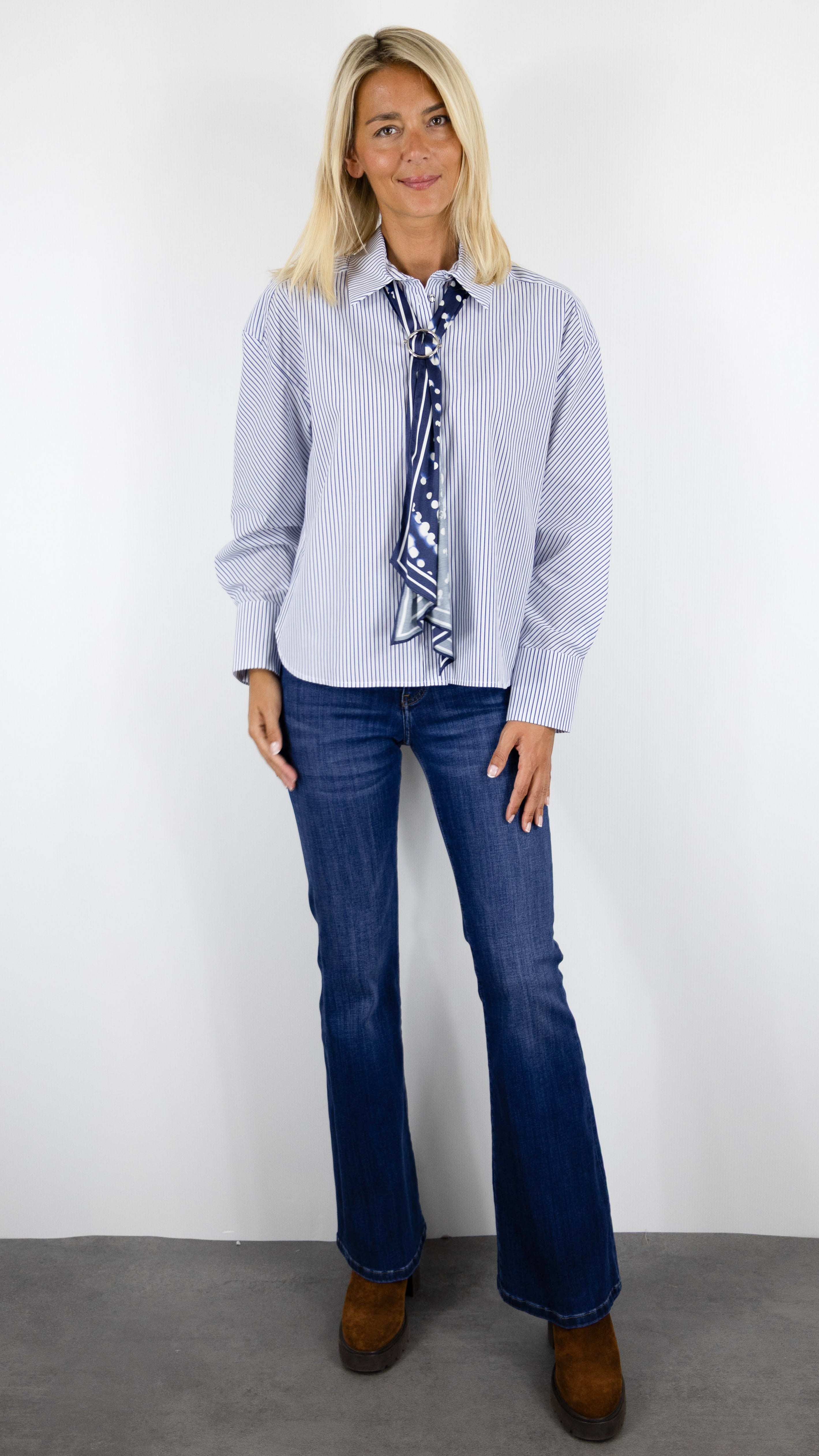 CHEMISE RAYEE POUR FEMME EN COTON AVEC CRAVATE IMPRIMEE AMOVIBLE CAROLINE BISS 4623