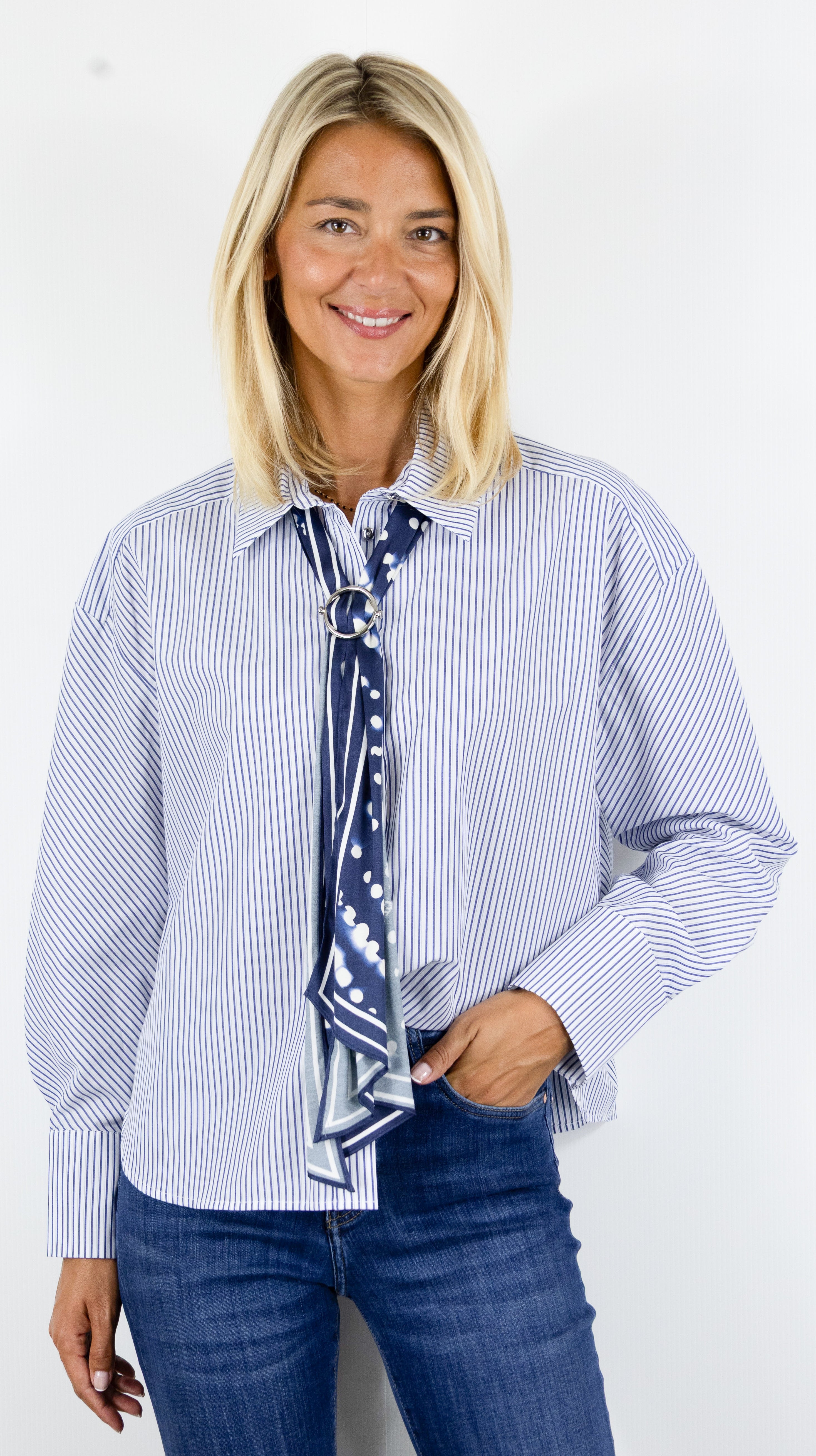 CHEMISE RAYEE POUR FEMME EN COTON AVEC CRAVATE IMPRIMEE AMOVIBLE CAROLINE BISS 4623