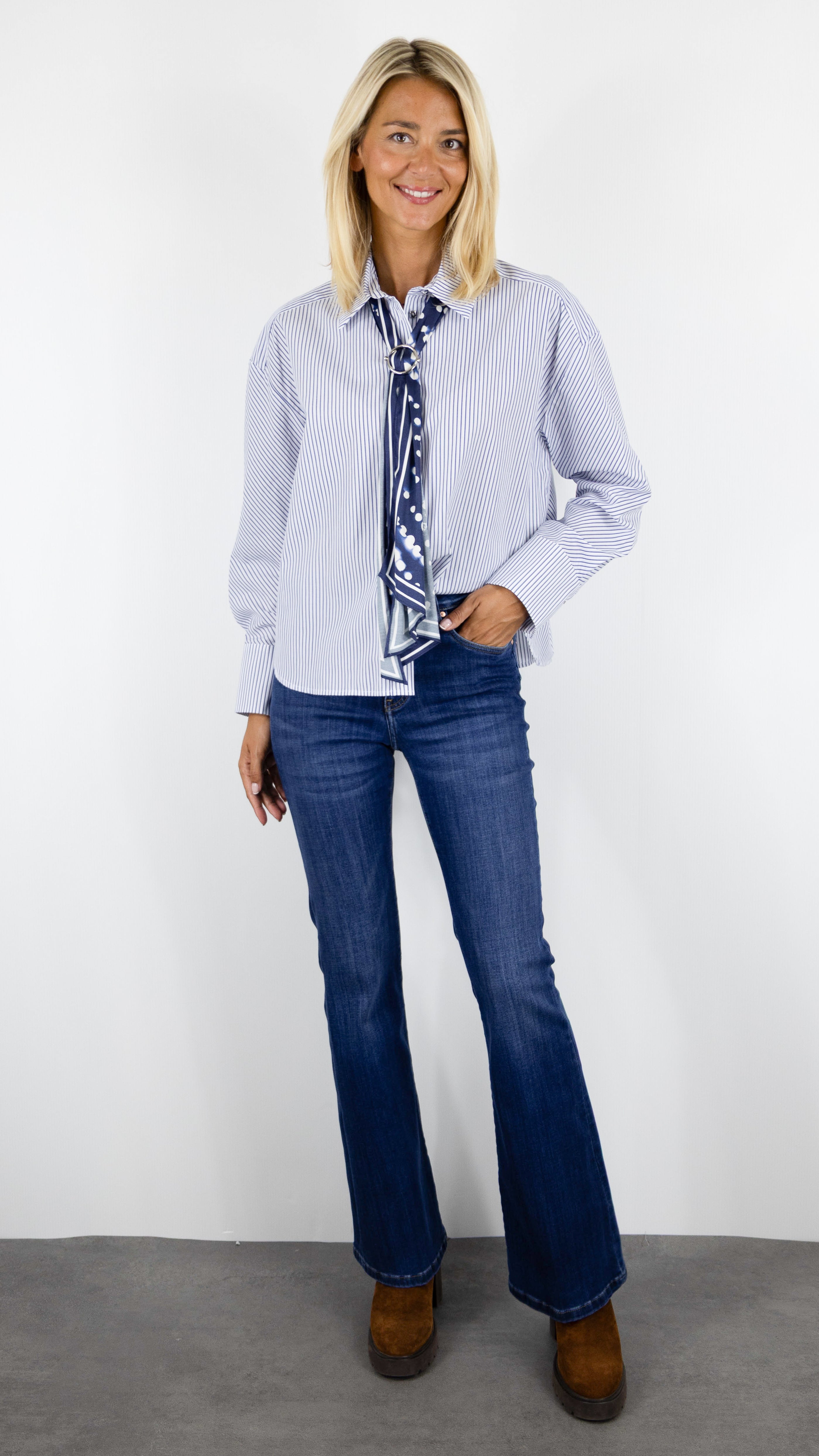 CHEMISE RAYEE POUR FEMME EN COTON AVEC CRAVATE IMPRIMEE AMOVIBLE CAROLINE BISS 4623