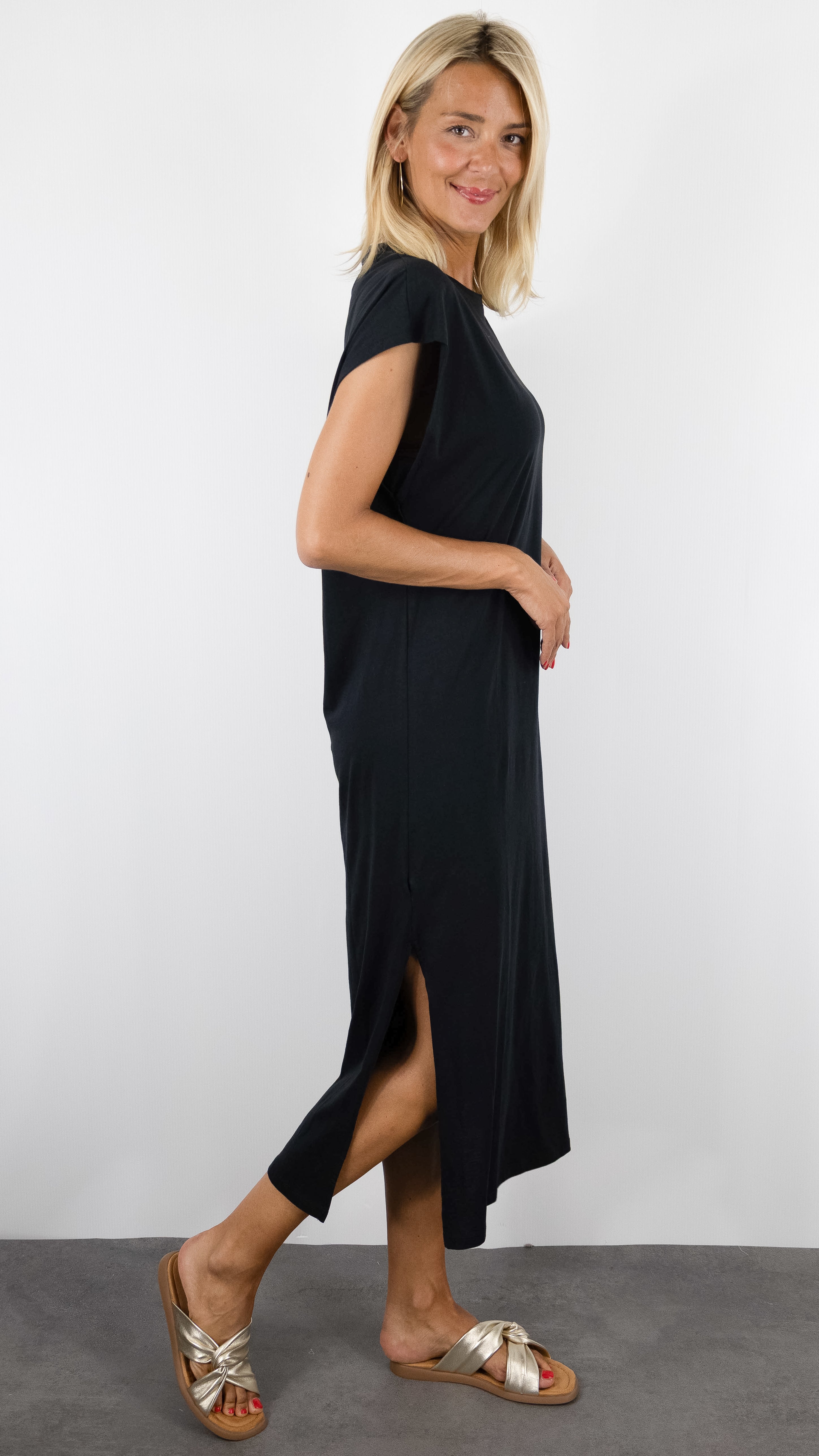 ROBE LONGUE MANCHES COURTES EN COTON PIMA NOIR AGLAE ANONYM 