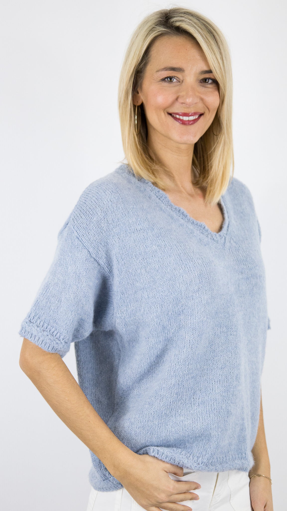 PULL COL V AJOURE EN DENTELLE STUDIO PARISIEN AI25185#COLOR_CIEL