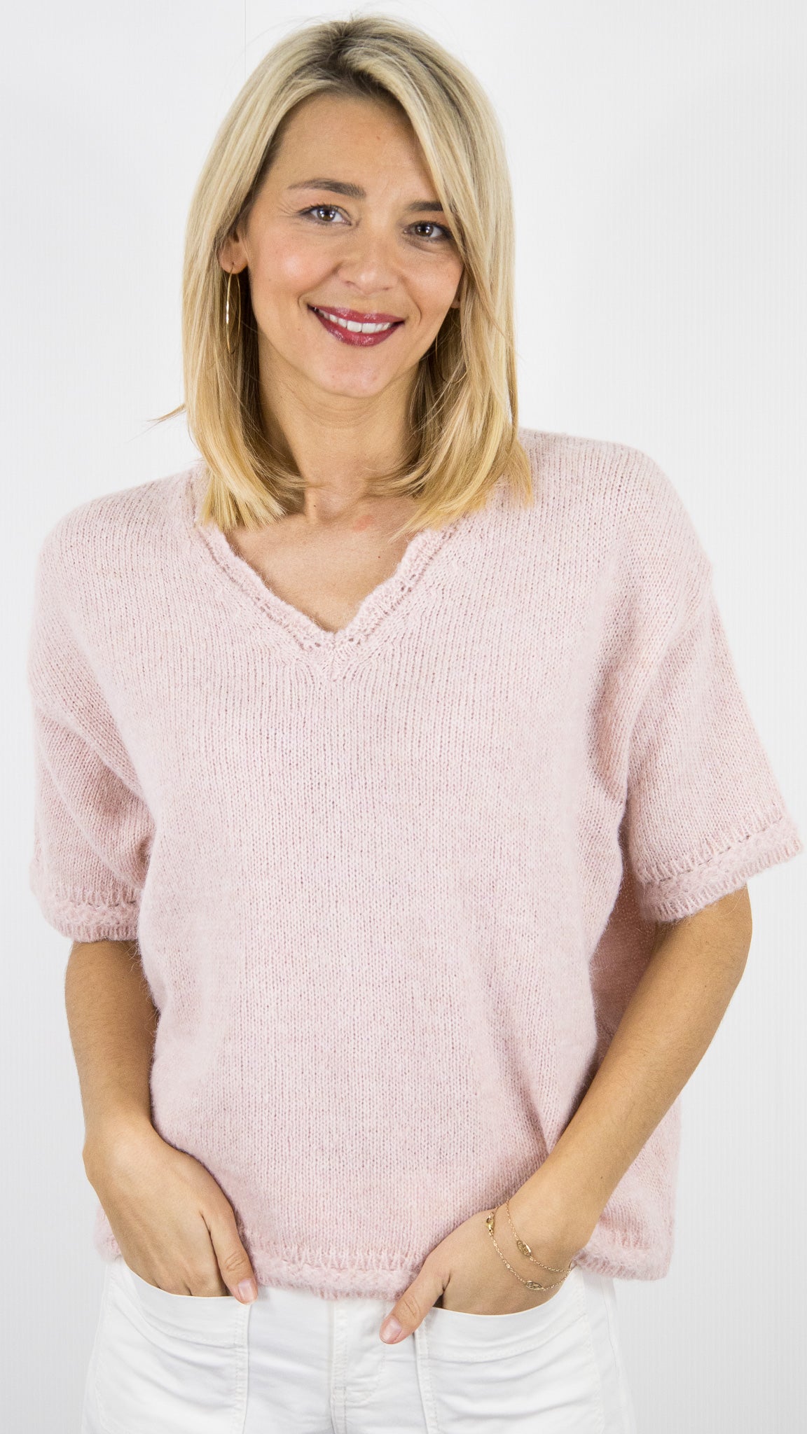 PULL COL V AJOURE EN DENTELLE STUDIO PARISIEN AI25185#COLOR_ROSE