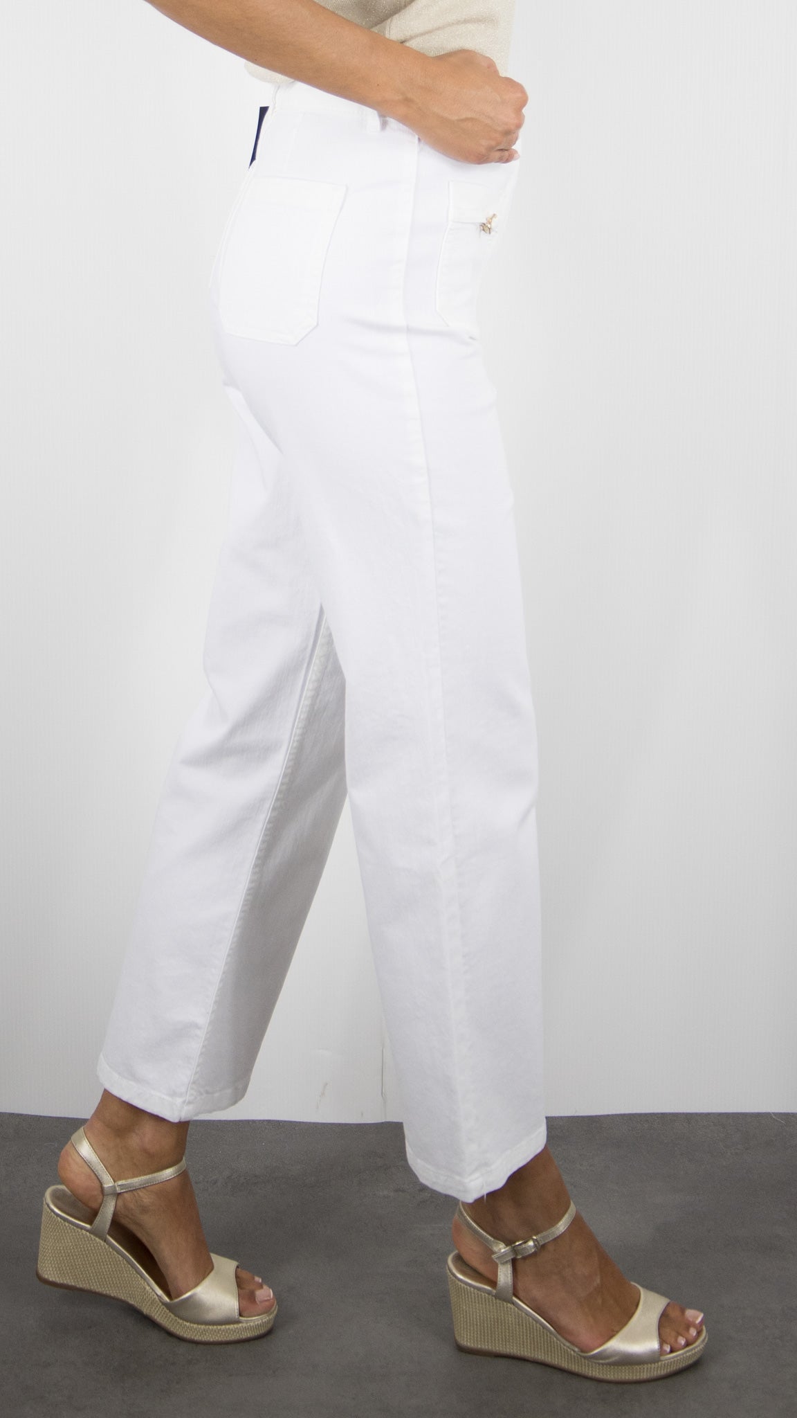 PANTALON BLANC 7/8 AVEC BIJOUX FANTAISIES AUX POCHES POUR FEMME CET ÉTÉ GERARD DAREL ALLIE