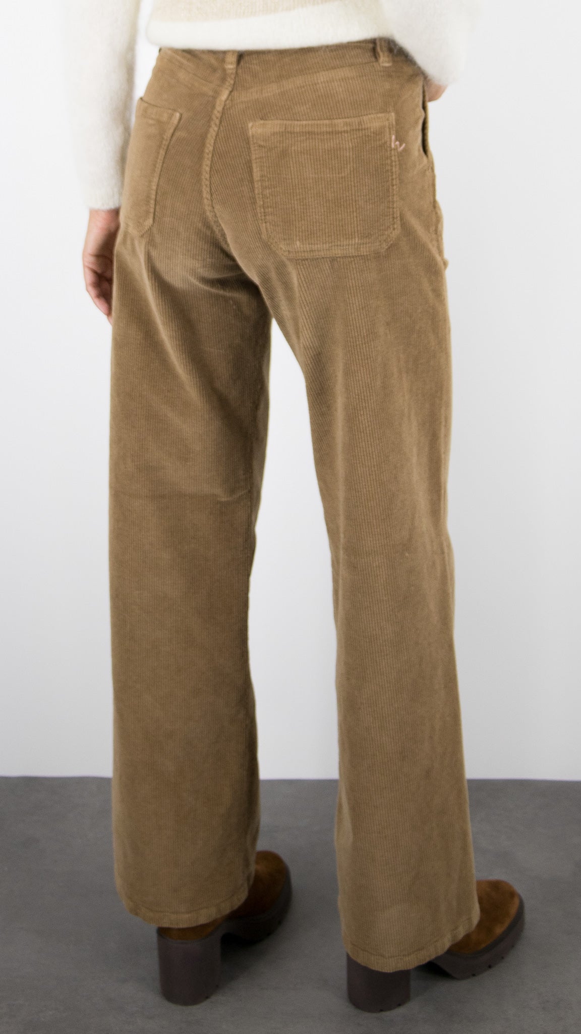 PANTALON LARGE EN VELOUR ISLOW ANDREA ORIGINAL CORD POUR FEMME#COLOR_LAMA/CAMEL