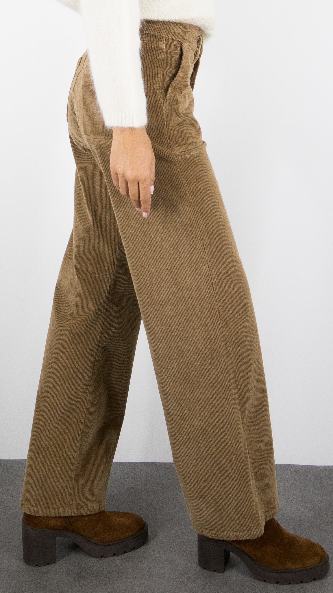 PANTALON LARGE EN VELOUR ISLOW ANDREA ORIGINAL CORD POUR FEMME#COLOR_LAMA/CAMEL