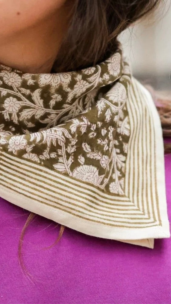 FOULARD IMPRIME FLEURI 100% COTON BELLEMME ANJALI PETIT FORMAT#COLOR_KAKI