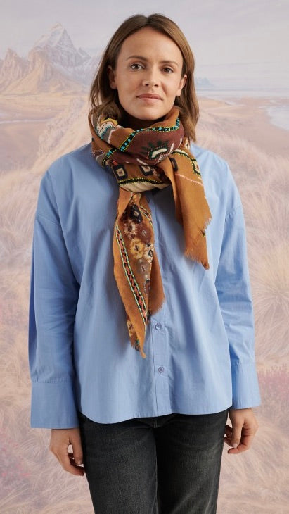 FOULARD BRODE EN LAINE POUR FEMME CAMEL STORI ATIPIC ASPEN 