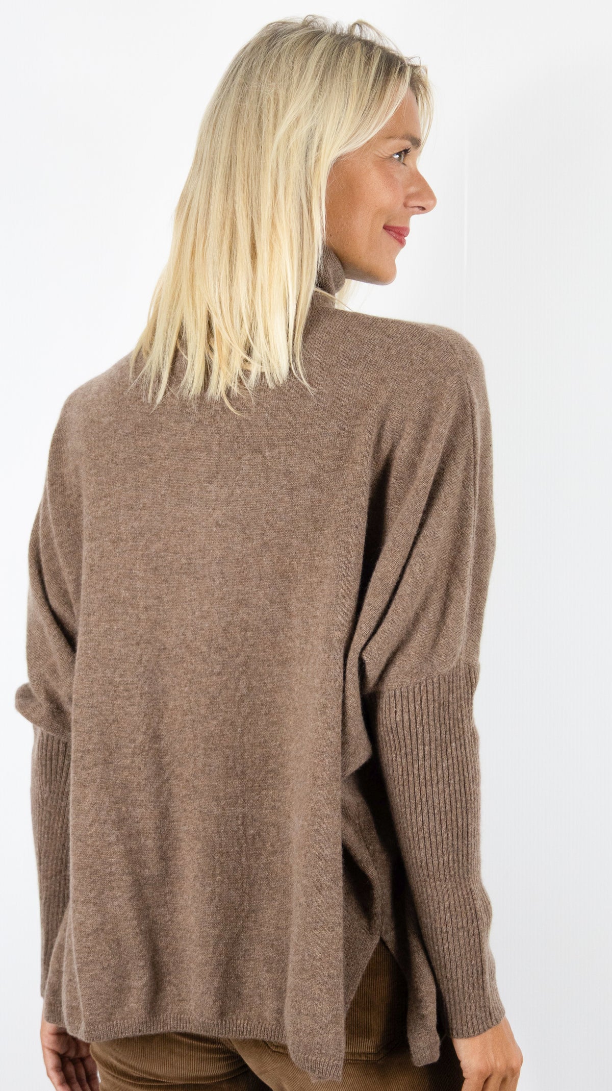 PULL AMPLE COL ROULE EN CACHEMIRE POUR FEMME NOT SHY MARGARETH#COLOR_CAFE AU LAIT