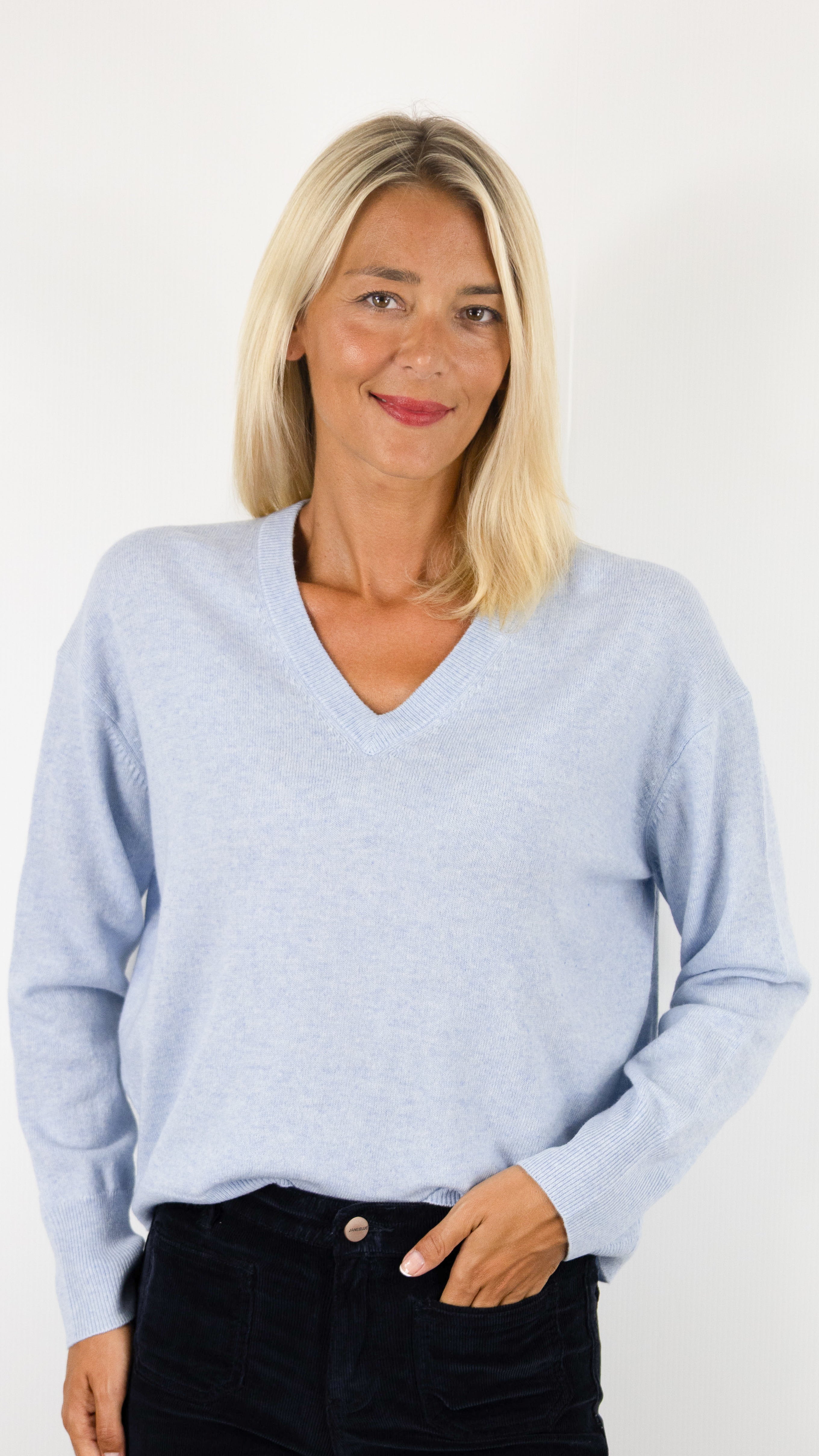 PULL COL V EN LAINE POUR FEMME NOT SHY WARREN#COLOR_CIEL CHINE