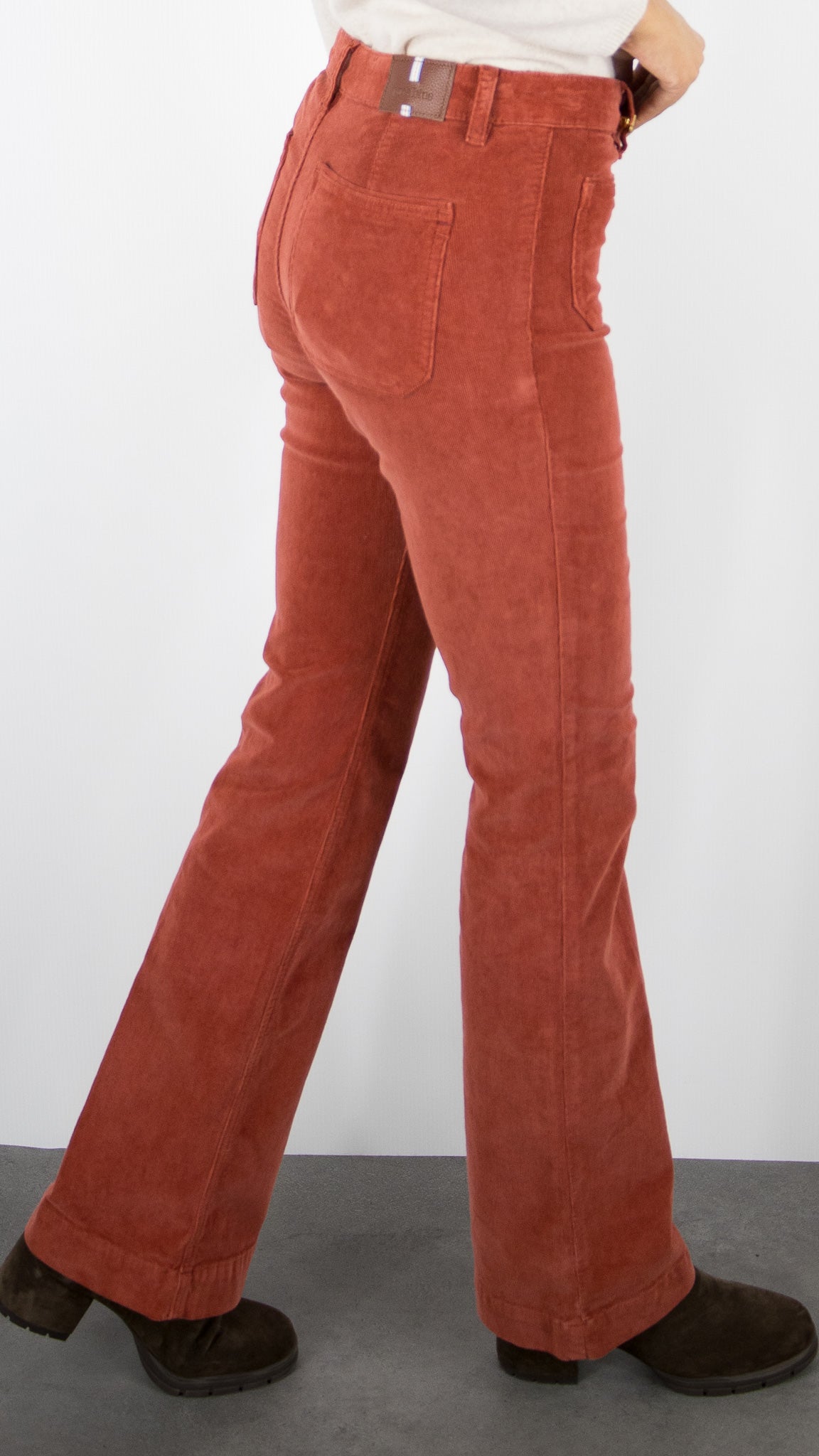 JEANS FLARE EN VELOURS MILLERAIES POUR FEMME JANE BLUE BASTILLE TINY CORD#COLOR_TERRACOTTA/BRIQUE