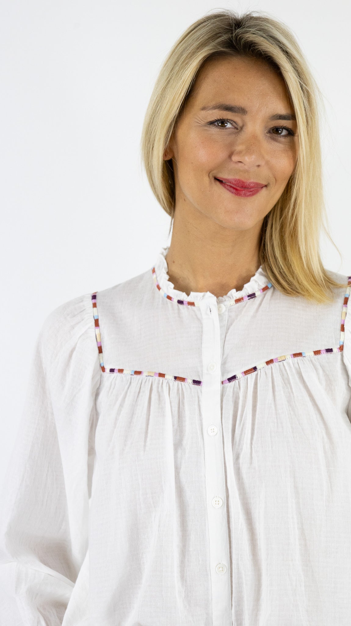 BLOUSE VOLANTE ET BRODEE EN COTON LA PETITE ETOILE BEATTIE BLANC