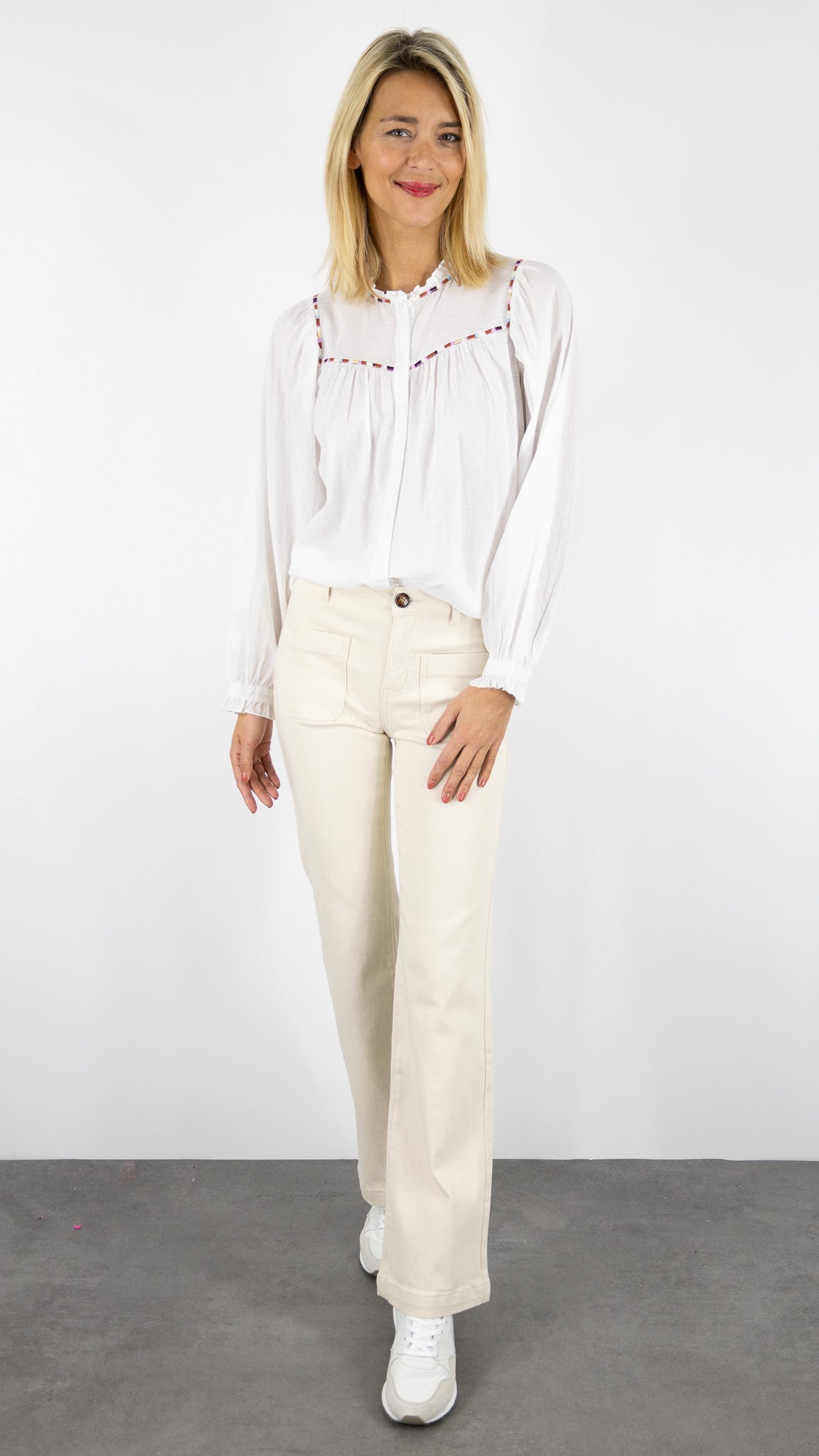 BLOUSE VOLANTE ET BRODEE EN COTON LA PETITE ETOILE BEATTIE BLANC