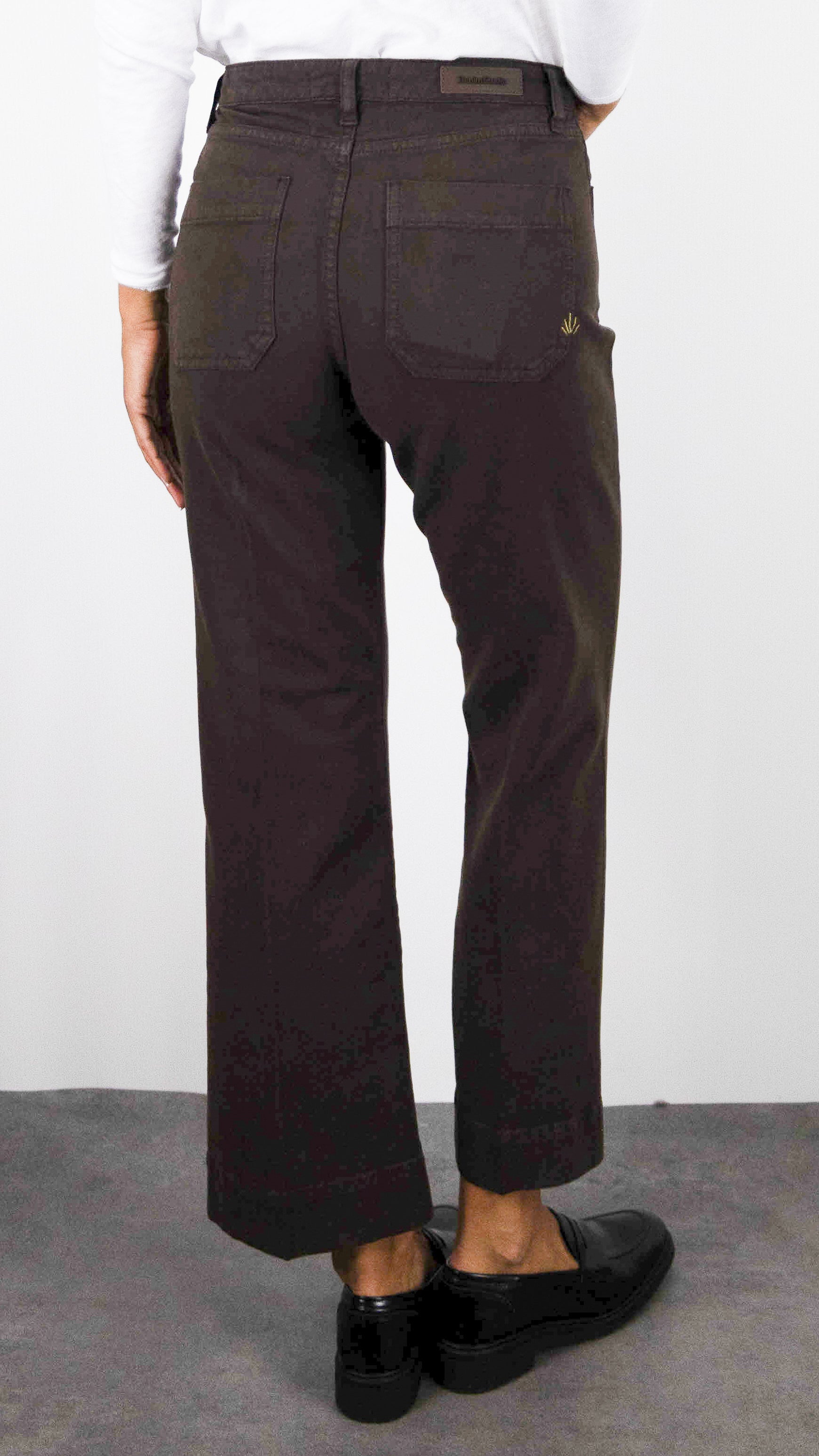 PANTALON LARGE 7/8 POUR FEMME DENIM STUDIO BELLA SOFT TWILL#COLOR_EBENE CHOCO