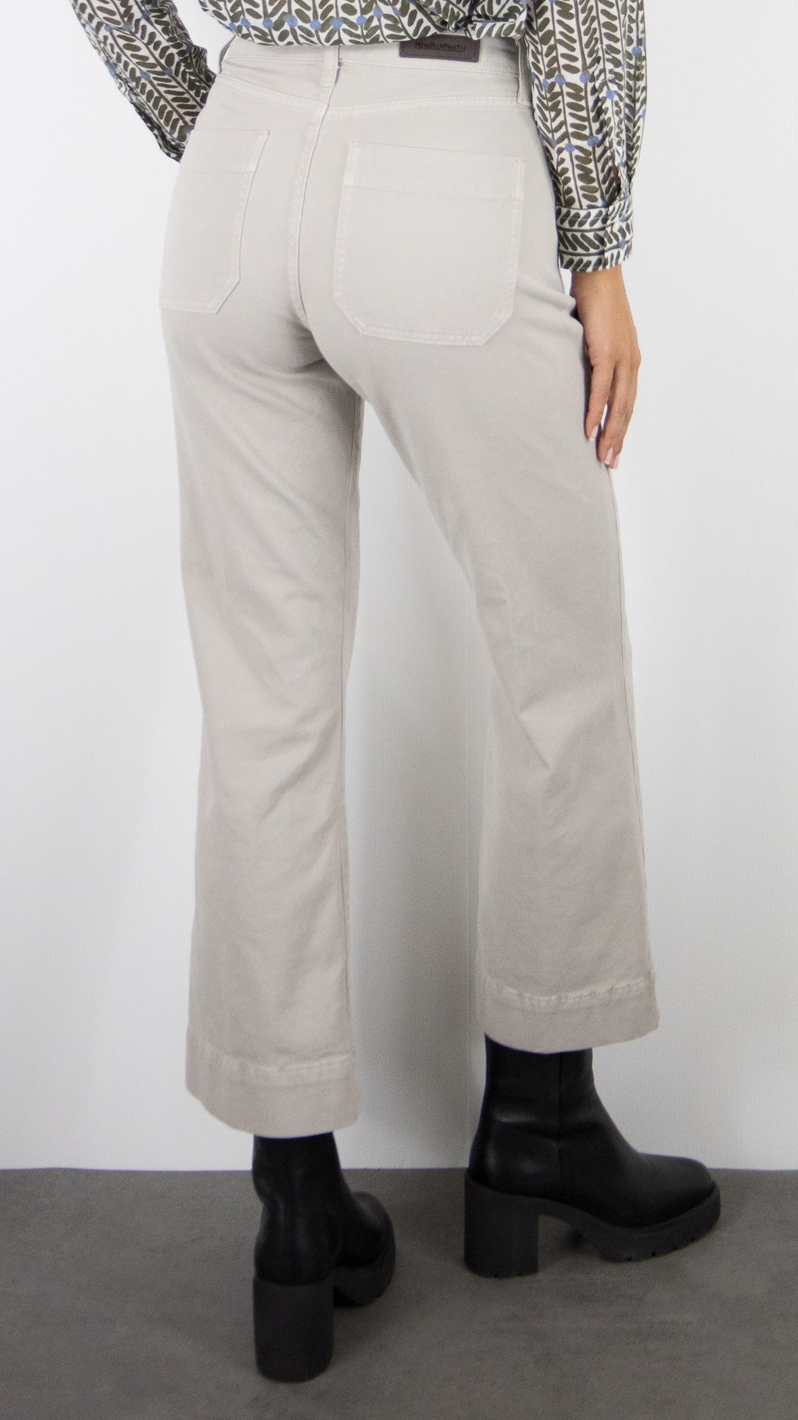 PANTALON TAILLE HAUTE EVASE FEMME DENIM STUDIO BELLA SOFT TWILL#COLOR_TAUPE/GALET