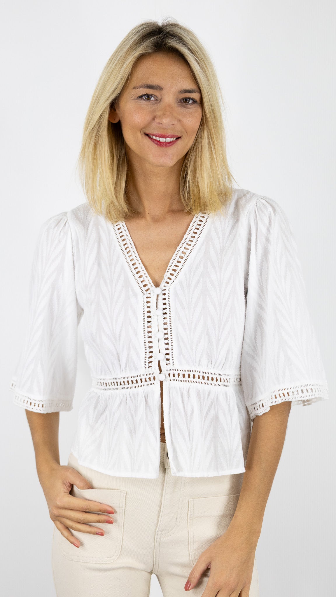 BLOUSE COURTE EN COTON MAILLE AJOUREE DENTELLE ECRUE LA PETITE ETOILE BERIN 