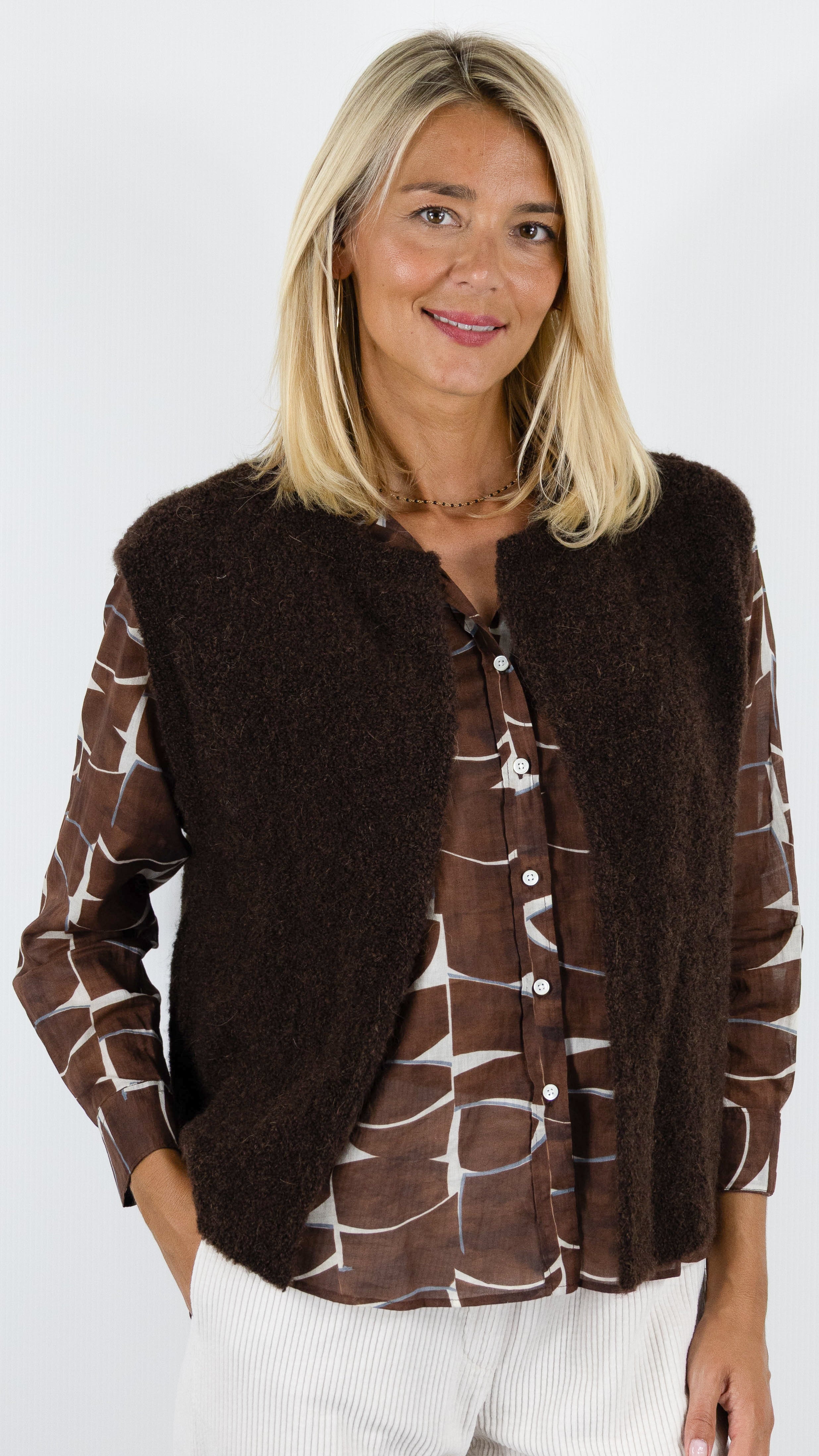GILET SANS MANCHES MAILLE MOUSSEUSE POUR FEMME DES PETITS HAUTS ACHILLE#COLOR_OURSON CHOCO 